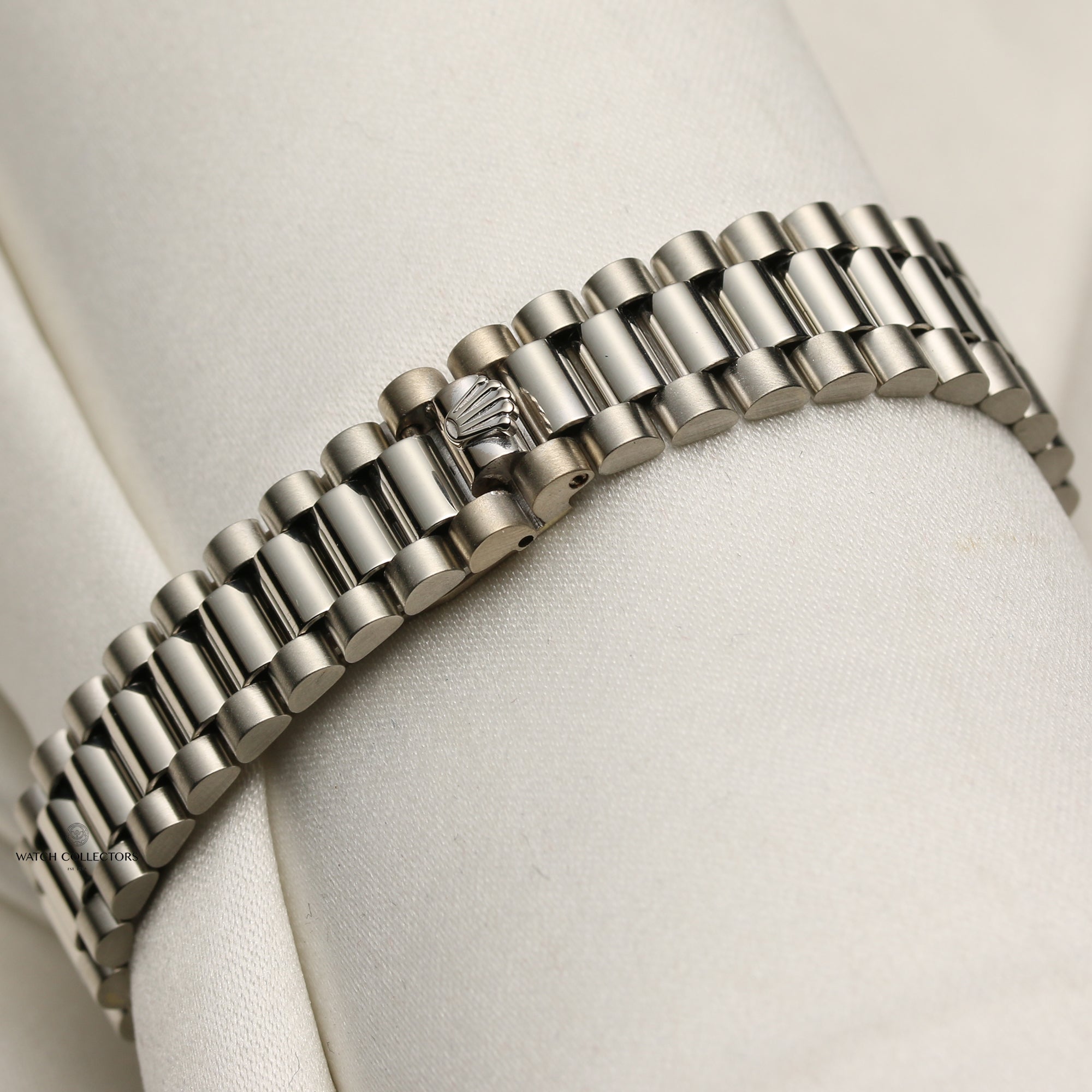 Rolex Lady DateJust 18K White Gold Red Vingette Dial Diamond Bezel Second Hand Watch Collectors 9