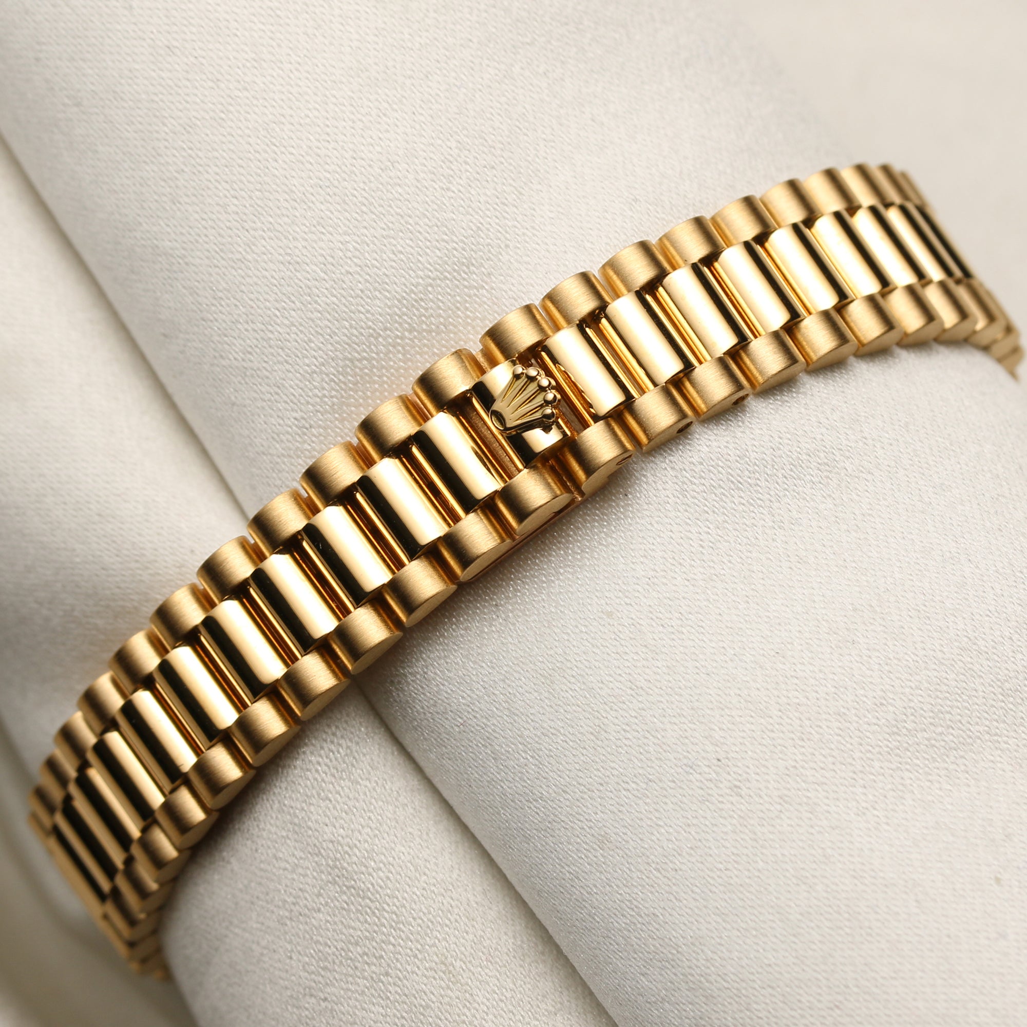 Rolex Lady DateJust 18K Yellow Gold Ruby Diamond Second Hand Watch Collectors 9