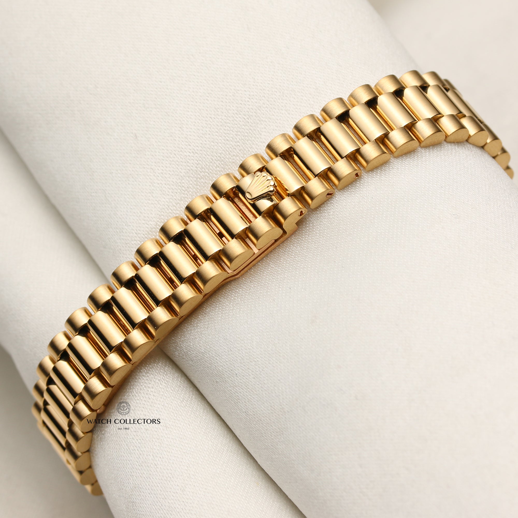 Rolex Lady DateJust 18K Yellow Gold Second hand Watch Collectors 8