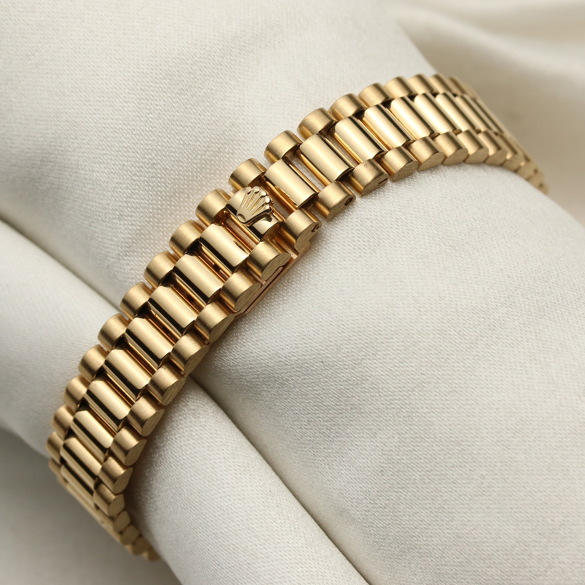 Rolex Lady DateJust 69178 18K Yellow Gold Coral Dial Second Hand Watch Collectors 8