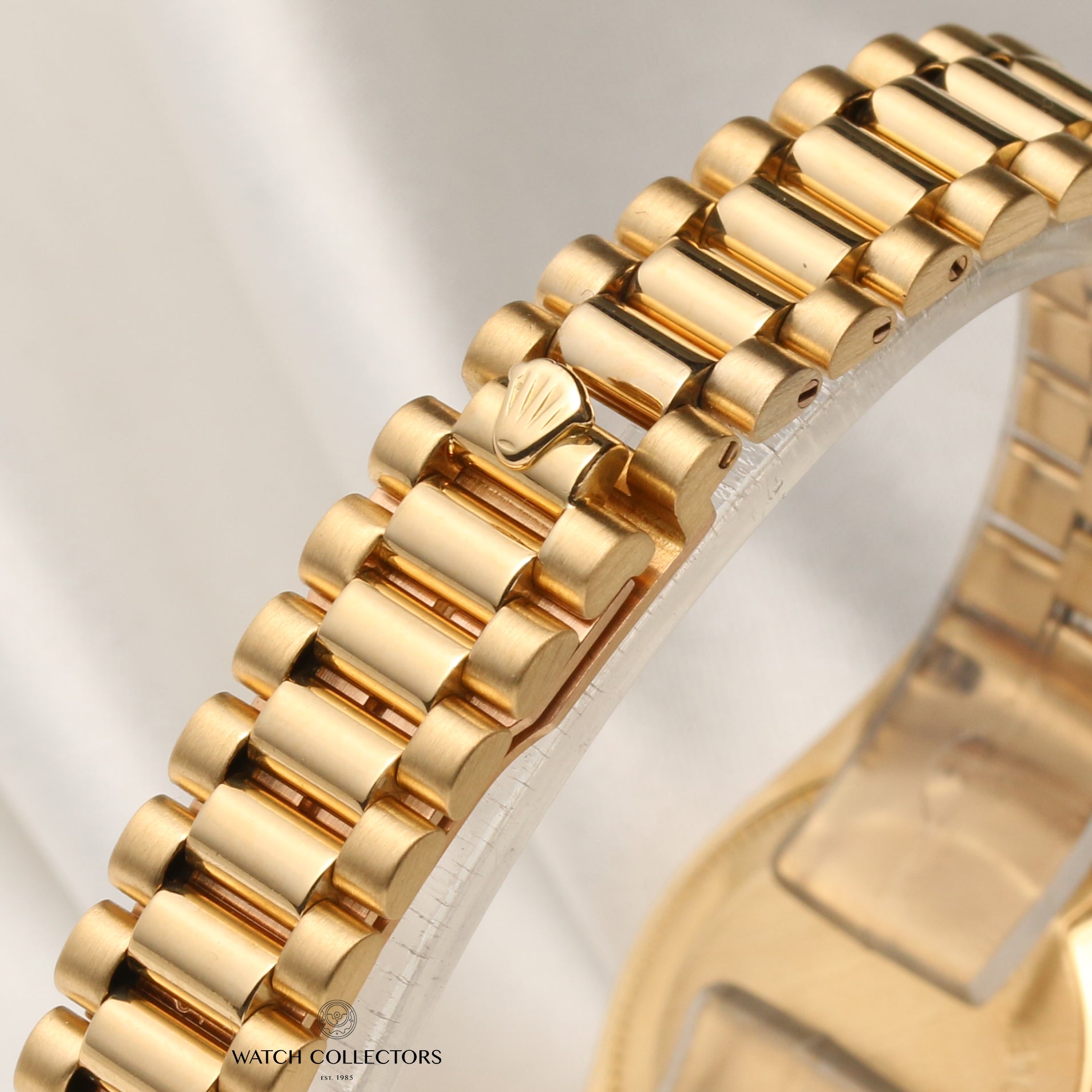 Rolex Lady DateJust 69198 18K Yellow Gold Diamond Ruby Second Hand Watch Collectors 9