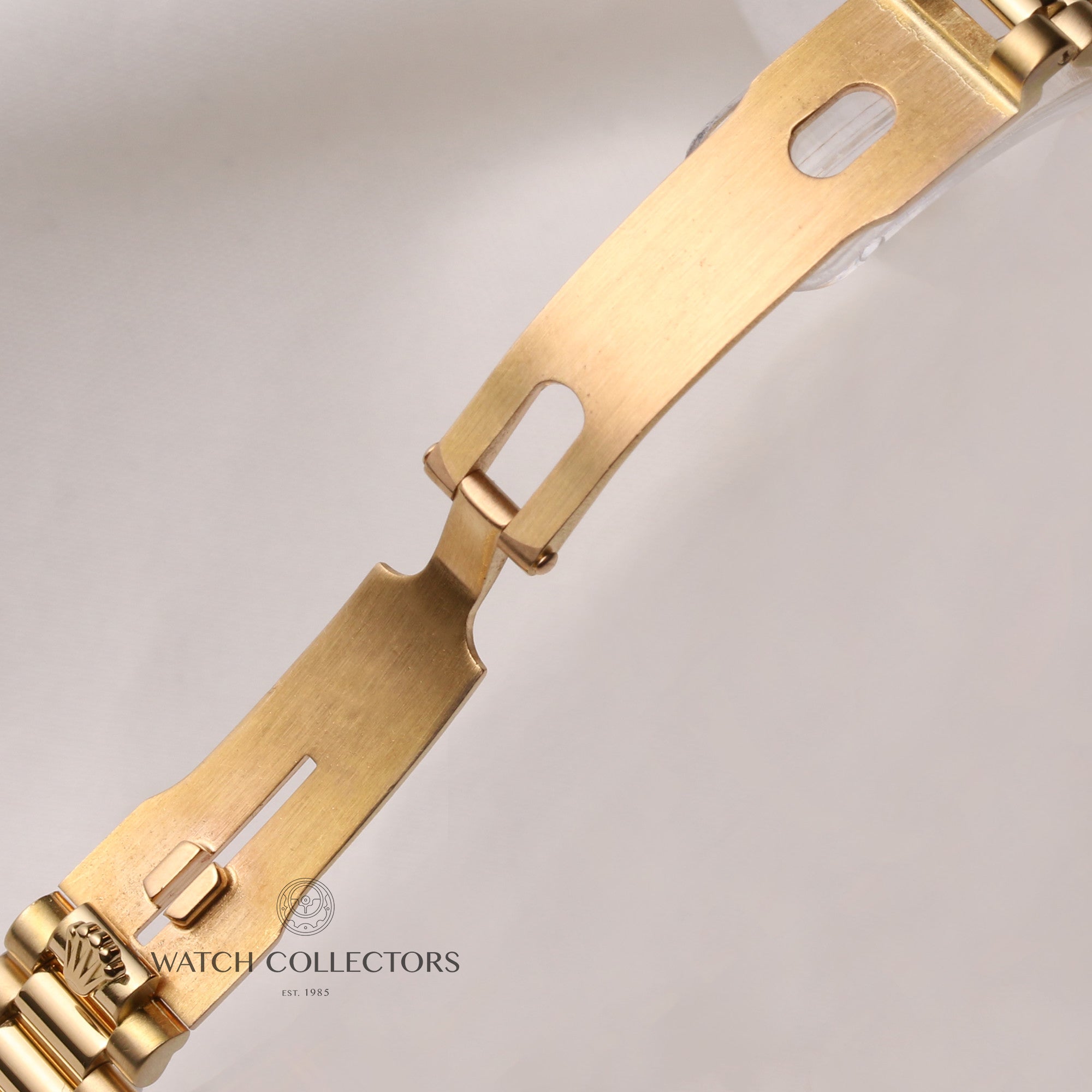 Rolex-Lady-DateJust-Diamond-Sapphire-5