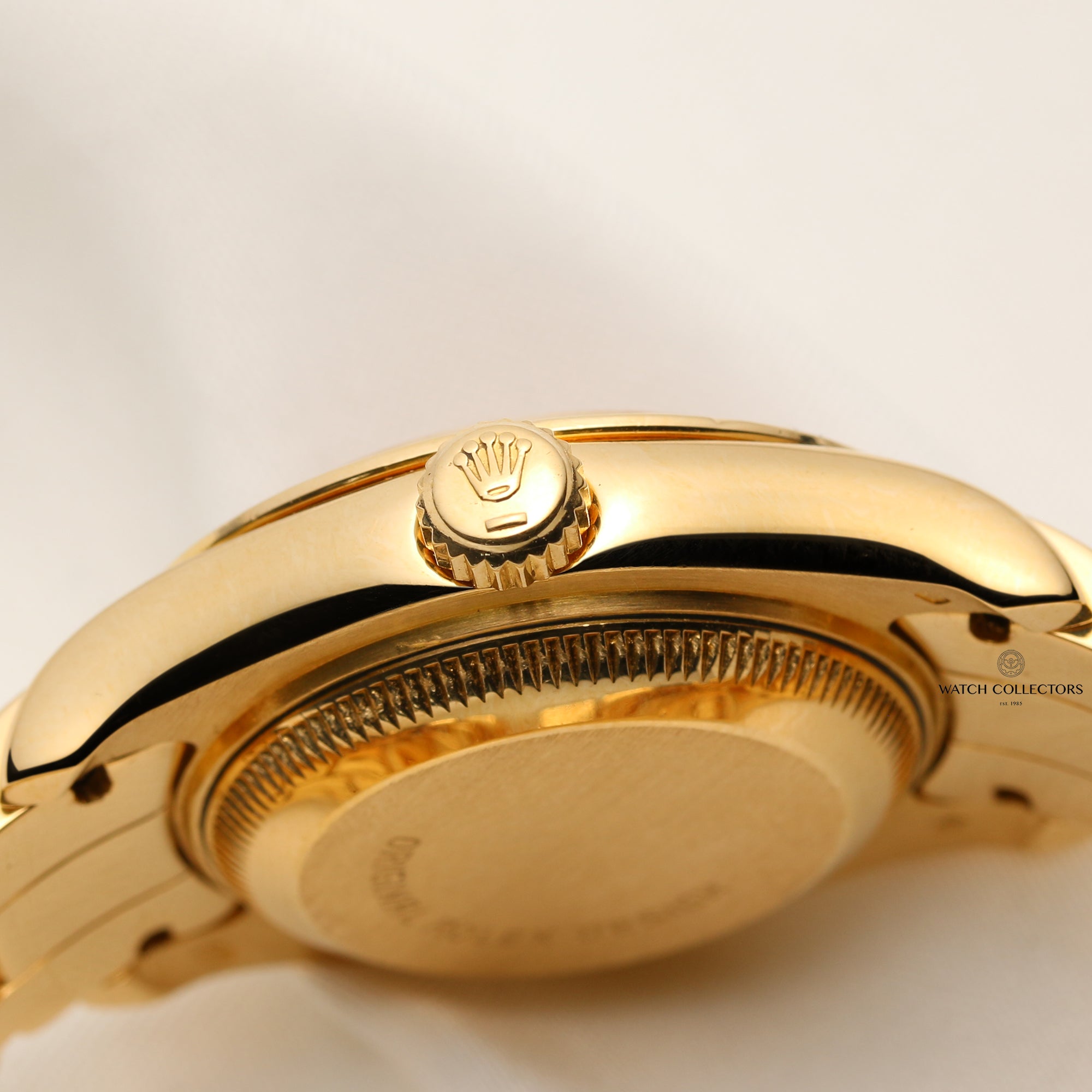 Rolex Lady DateJust Pearlmaster 69298 18K Yellow Gold Diamond Bezel Rare Coral Diamond Dial Second Hand Watch Collectors 6