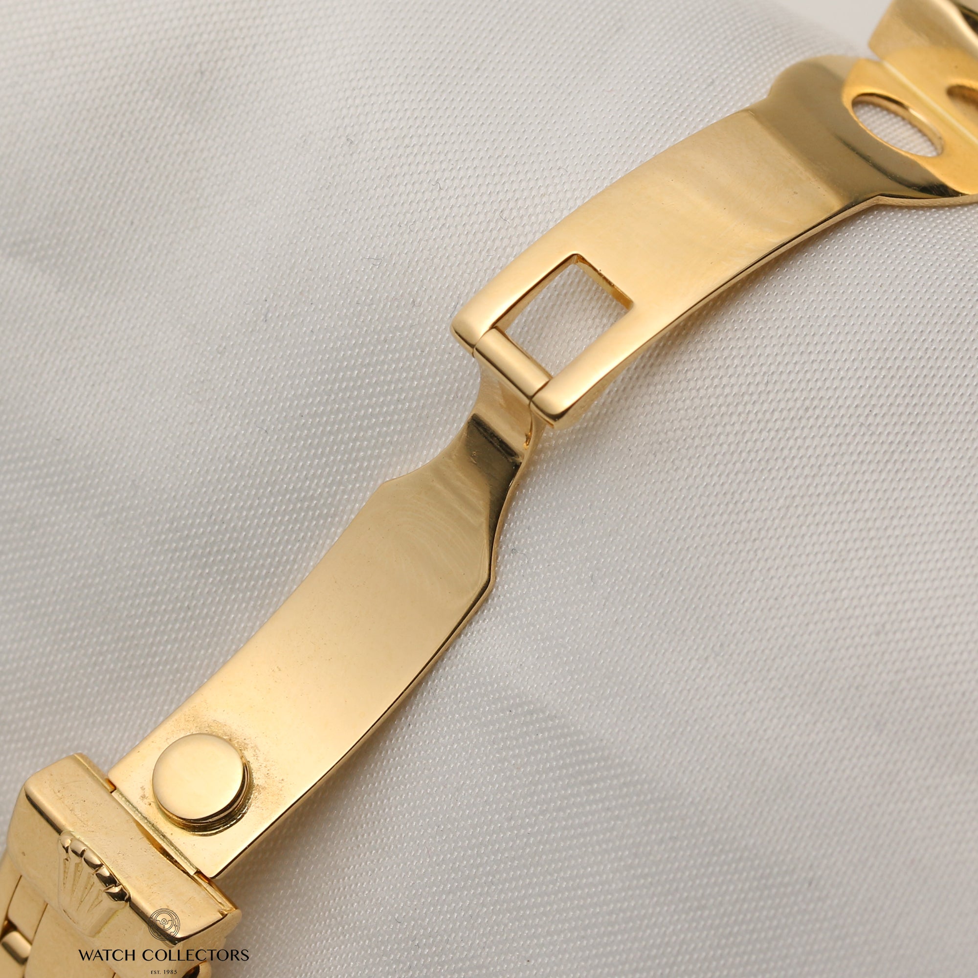 Rolex Lady DateJust Pearlmaster 69298 18K Yellow Gold Diamond Bezel Rare Coral Diamond Dial Second Hand Watch Collectors 8