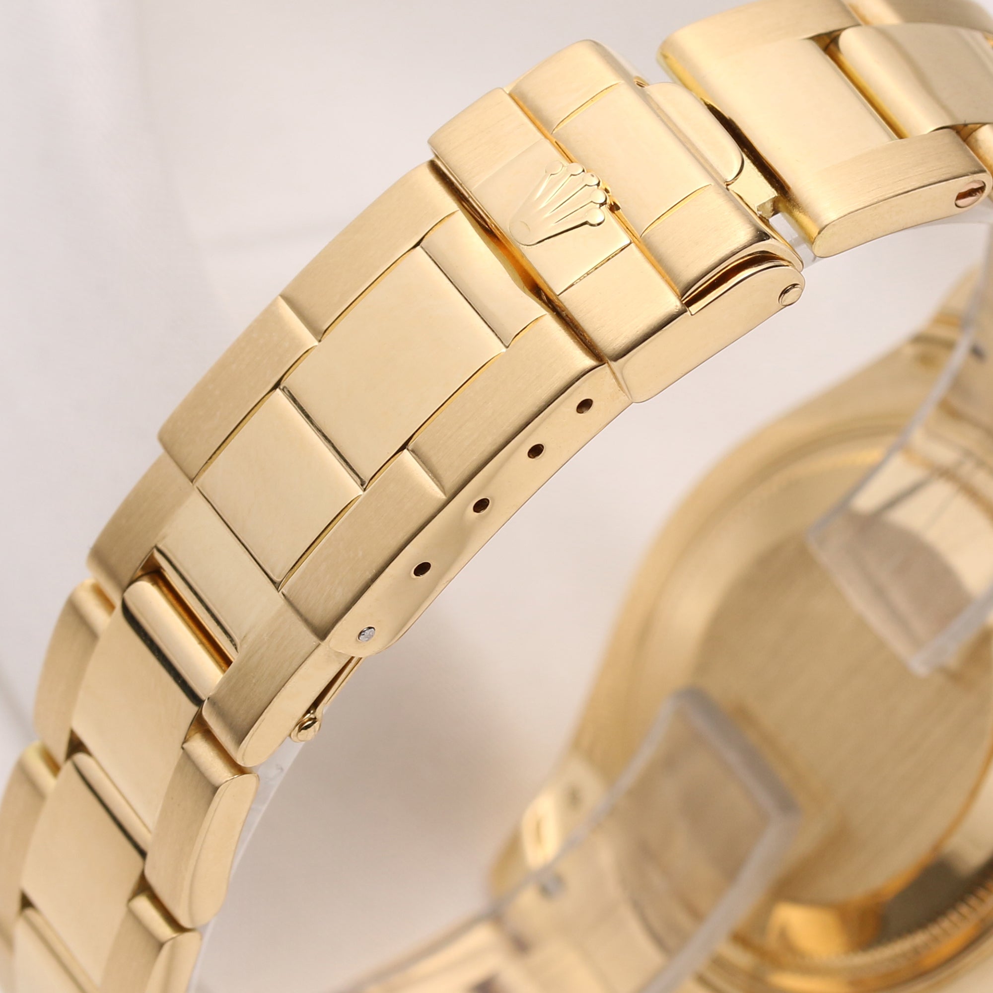 Rolex Mid-Size Yachtmaster 68628 18K Yellow Gold Second Hand Watch Collectors 6