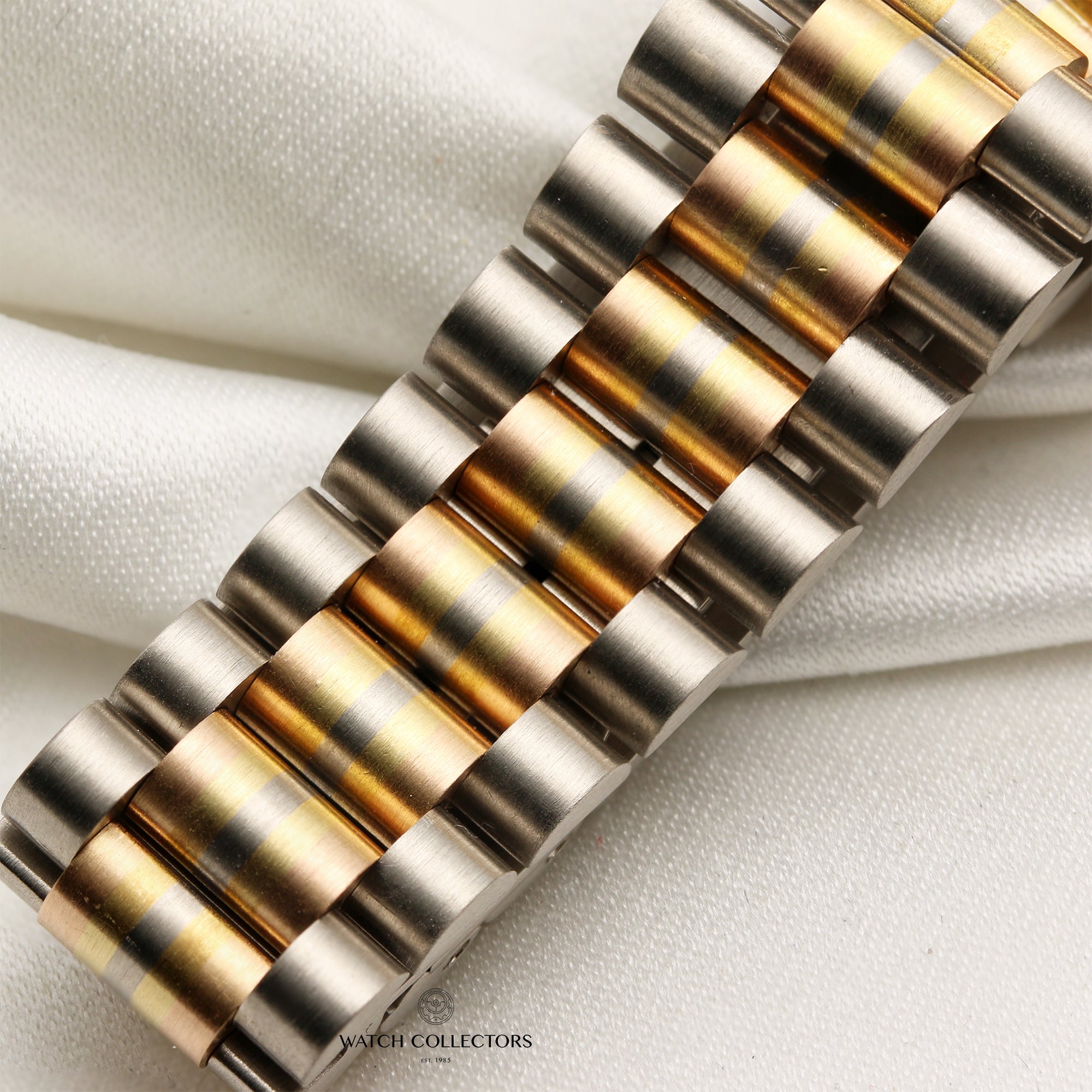 Rolex Midsize DateJust Tridor 18K Gold Second Hand Watch Collectors 8