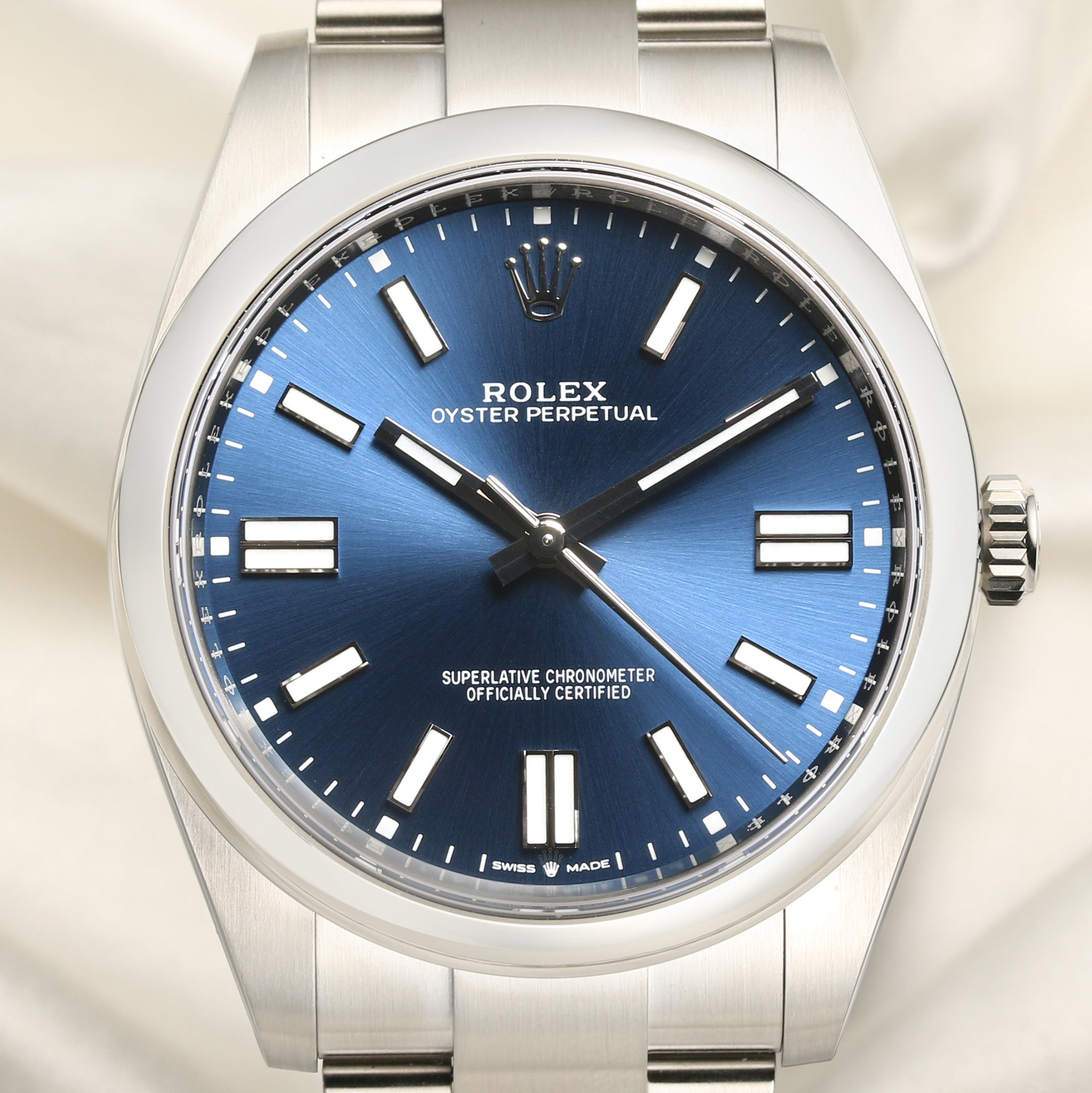 Rolex-Oyster-Perpetual-124300-Stainless-Steel-Blue-Dial-Second-Hand-Watch-Collectors-2