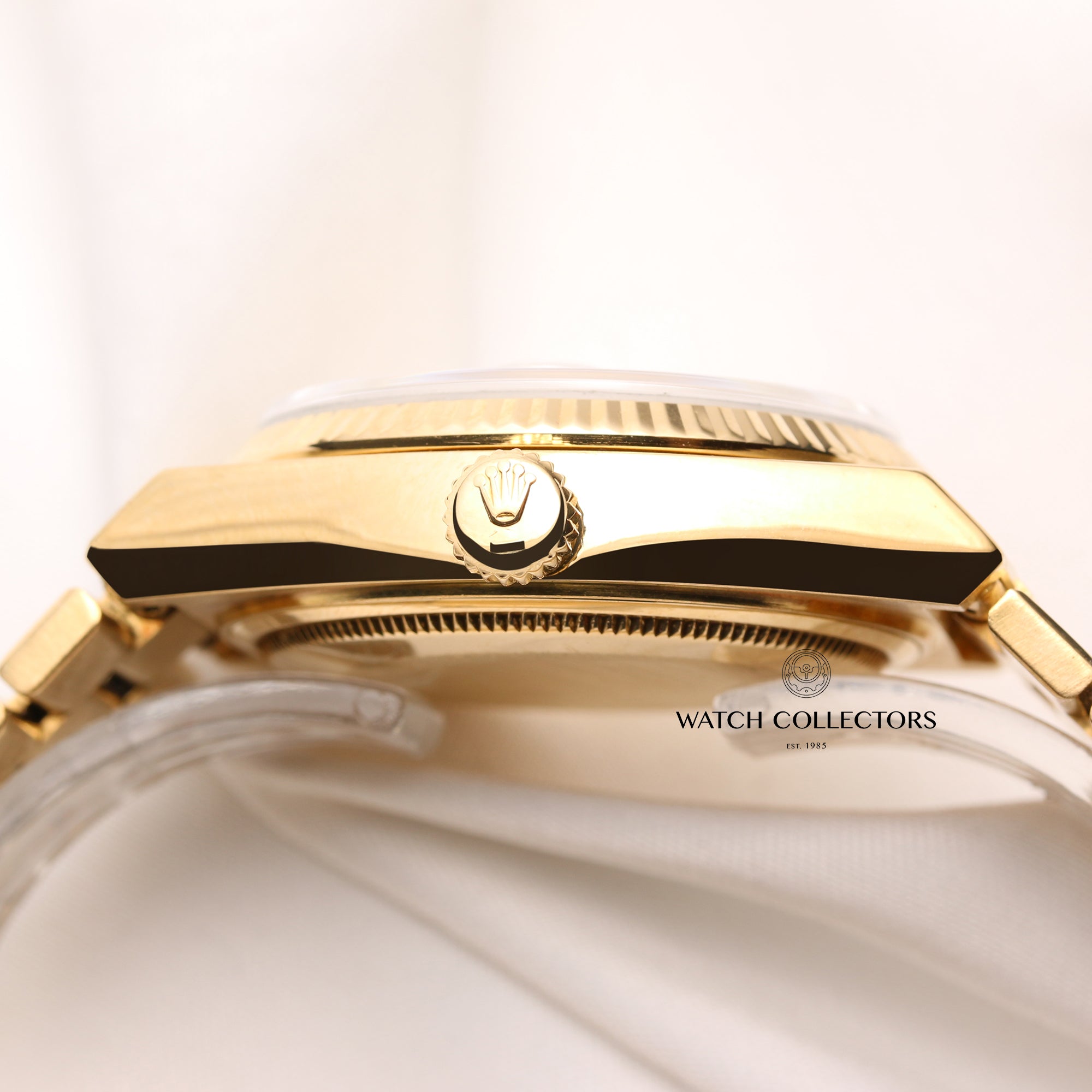 Rolex-Oysterquartz-Day-Date-19018-18K-Yellow-Gold-Second-Hand-Watch-Collectors-5