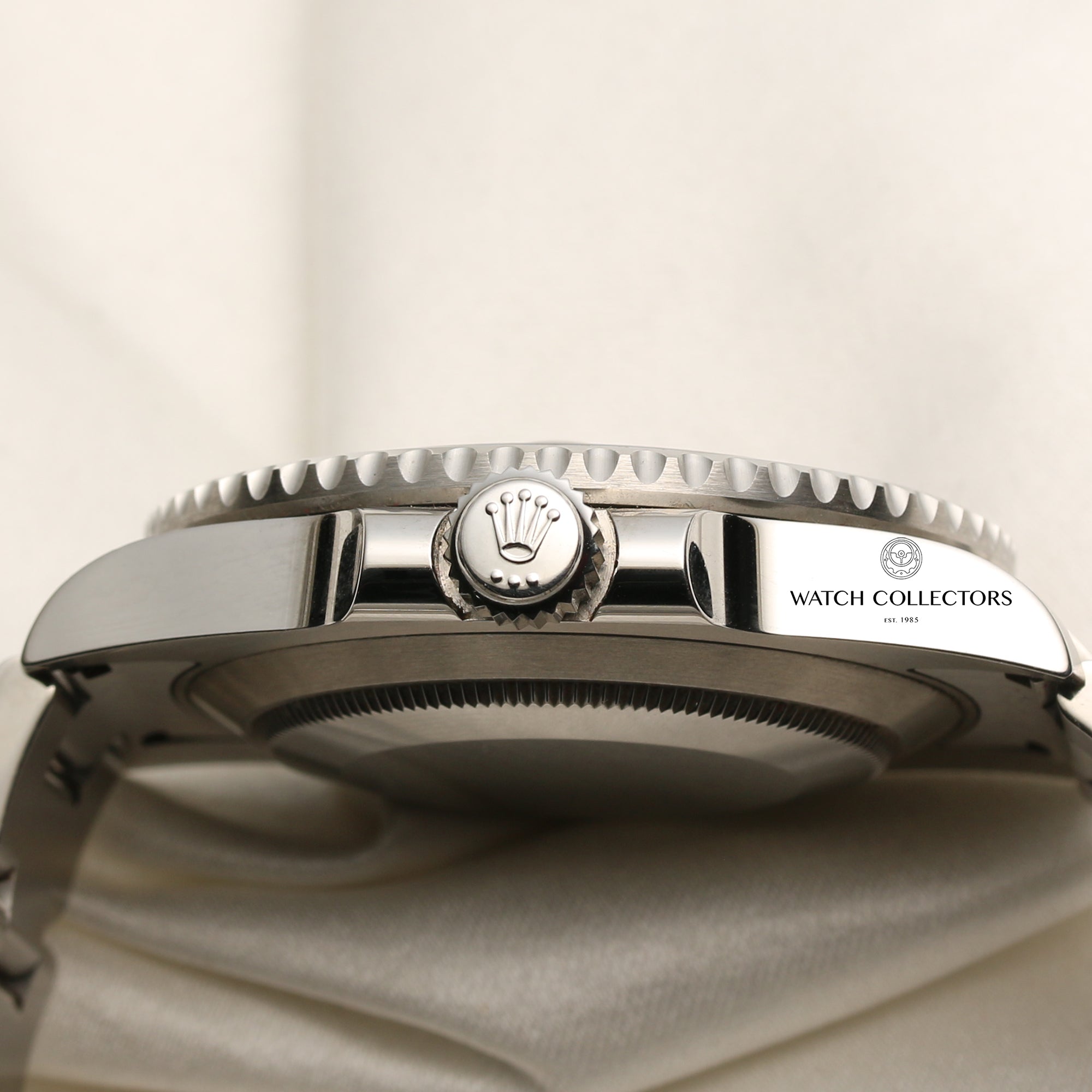 Rolex Submariner 116610LN Stainless Steel Second Hand Watch Collectors 6