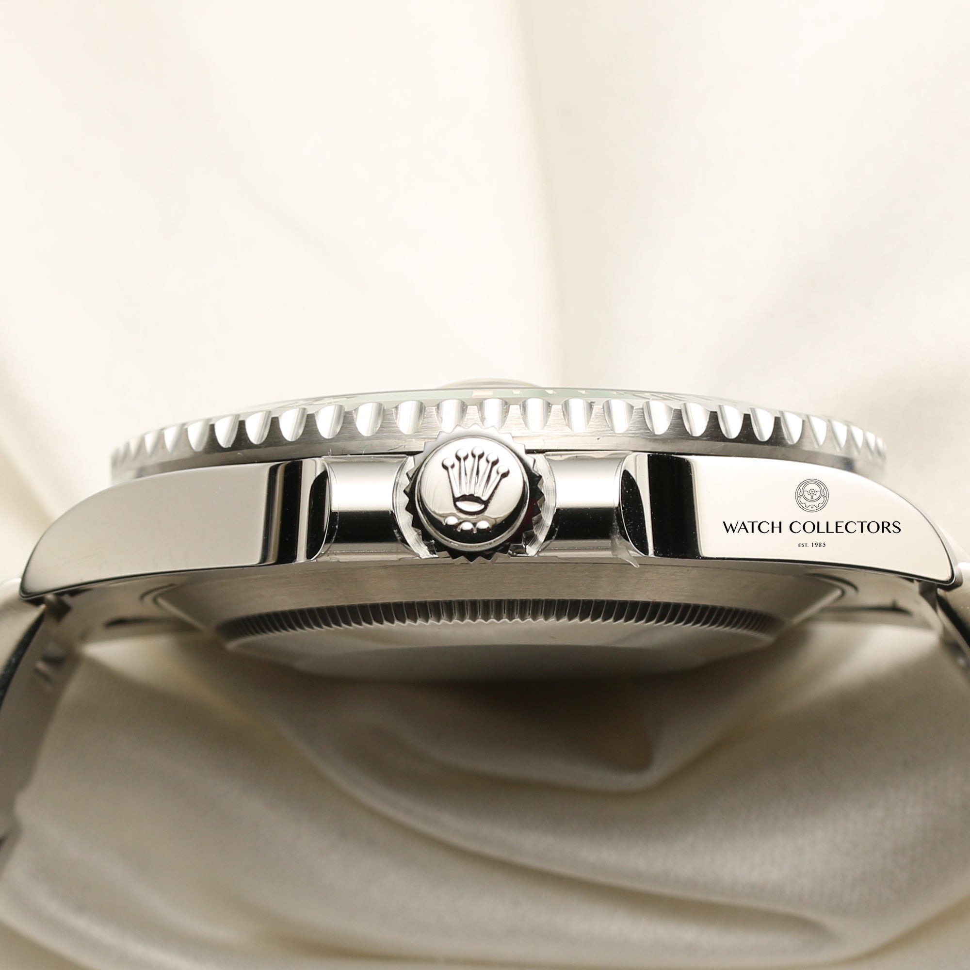 Rolex Submariner 116610LV Hulk Stainless Steel Second Hand Watch Collectors 6