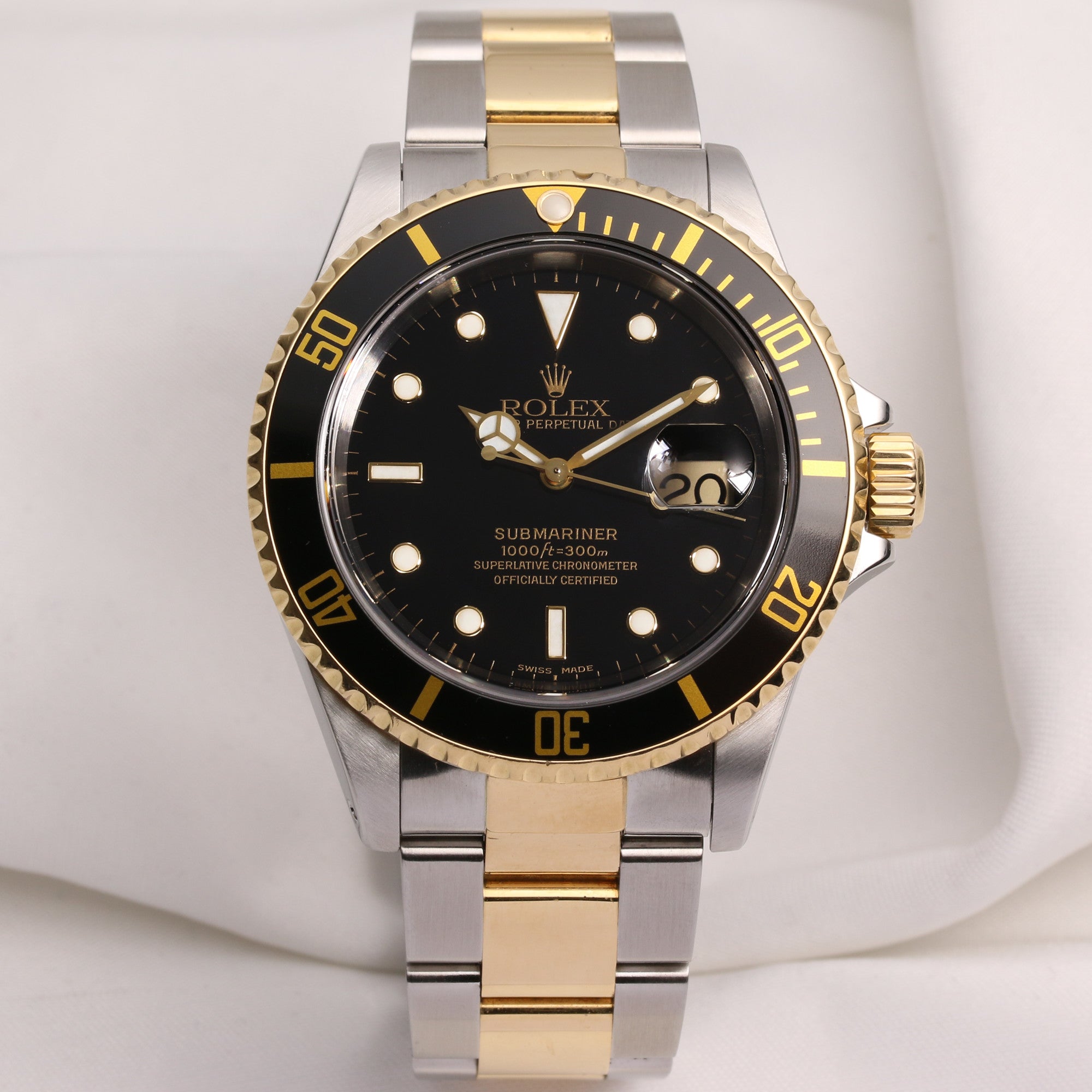 Rolex Submariner 16613 A82XXXX Stee & Gold Black insert & Dial Second Hand Watch Collectors 1