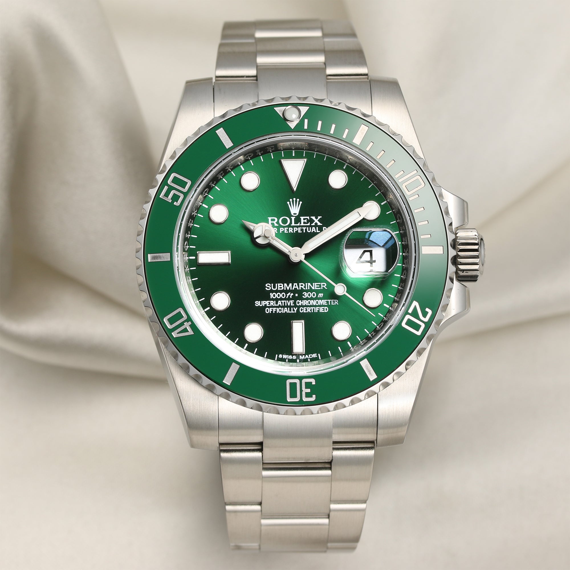 Rolex Submariner Date Hulk 116610LV Green Dial Mens Watch