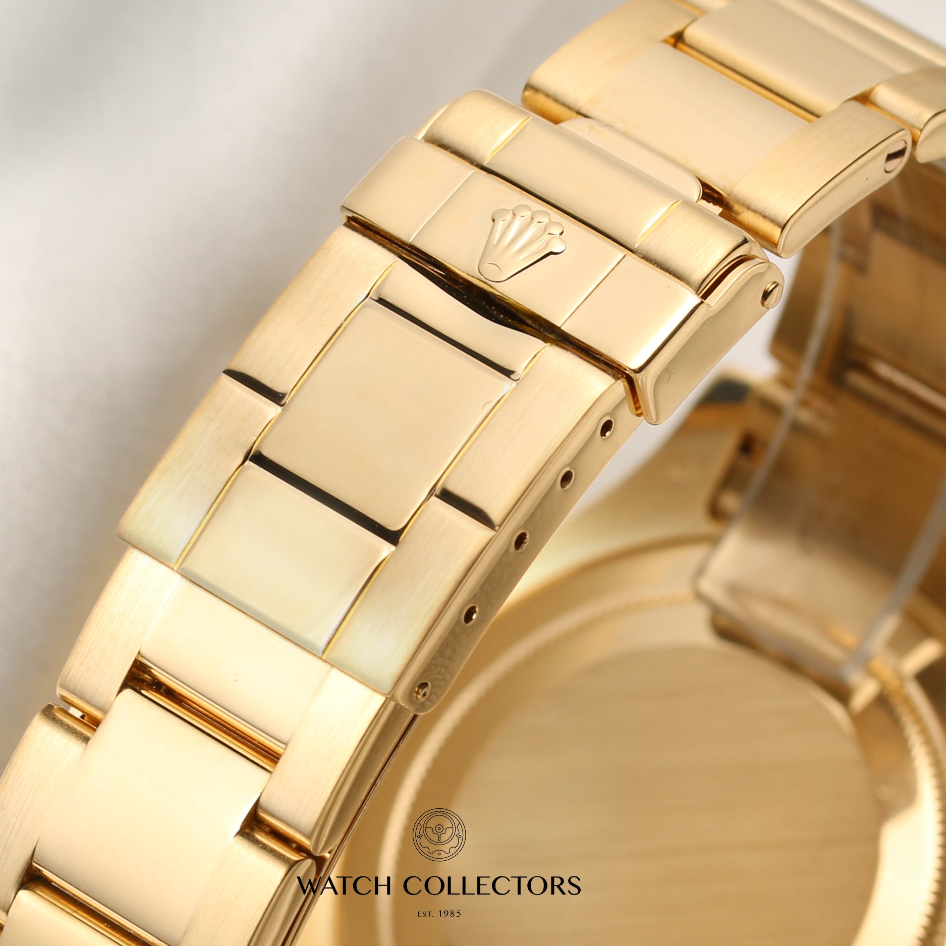 Rolex Yacht-Master 40 18K Yellow Gold Second Hand Watch Collectors 9