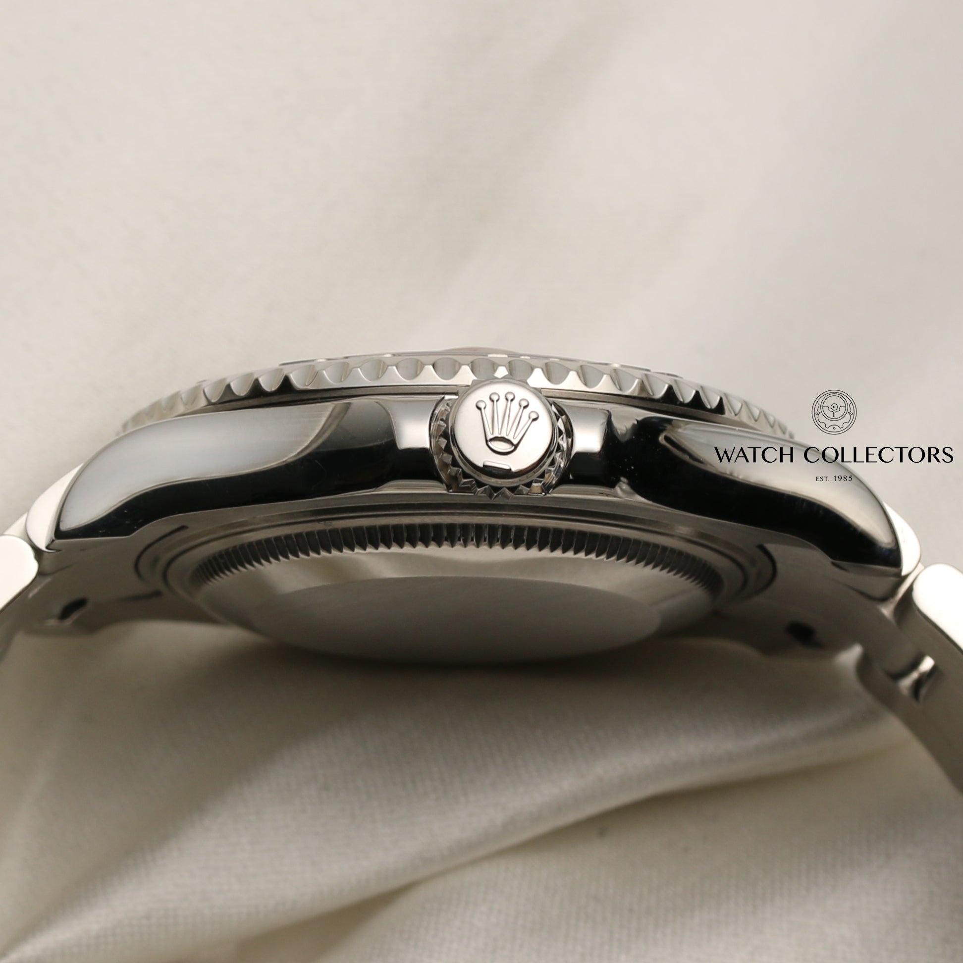 Rolex mid-size Yacht-Master 35mm Stainless Steel Second Hand Watch Collectors 5