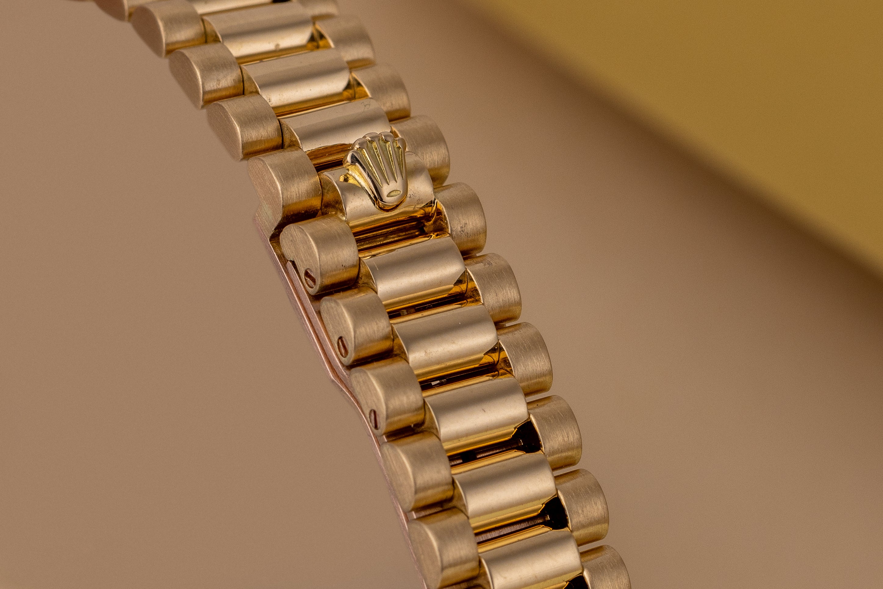 Rolex Lady DateJust | REF. 6917 | Gold Diamond Dial | 1984 | 18k Yellow Gold