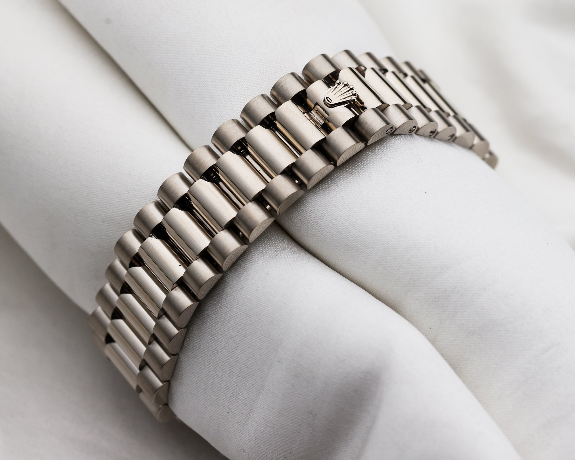 Unworn Rolex Day-Date 228239 Olive Dial 18K White Gold Second Hand Watch Collectors 6