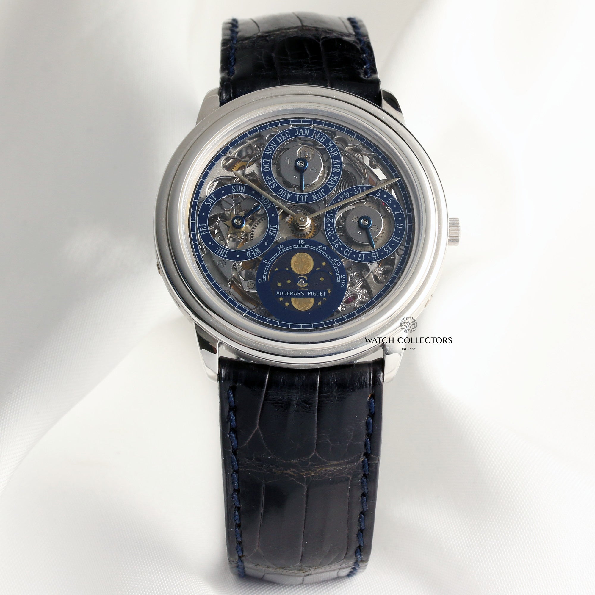 audemars_piguet_perpetual_calendar_25911oro0002cr01_platinum_second_hand_watch_collectors_1__1