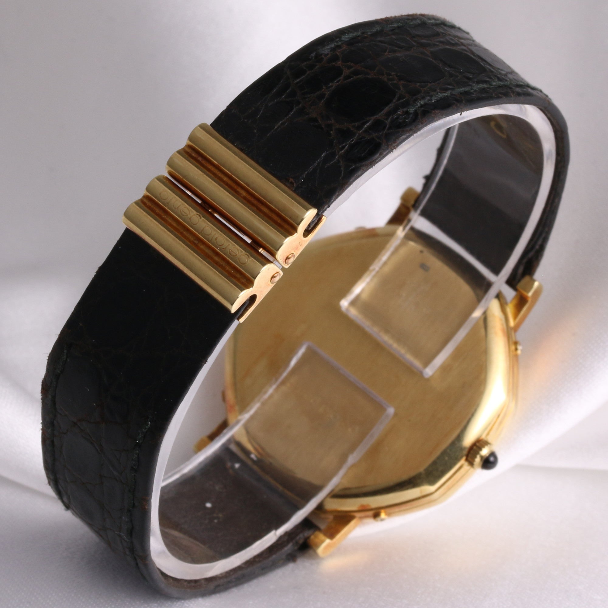 gerald_genta_perpetual_calendar_28407_18k_yellow_gold_meteorite_dial_second_hand_watch_collectors_5_.jpg