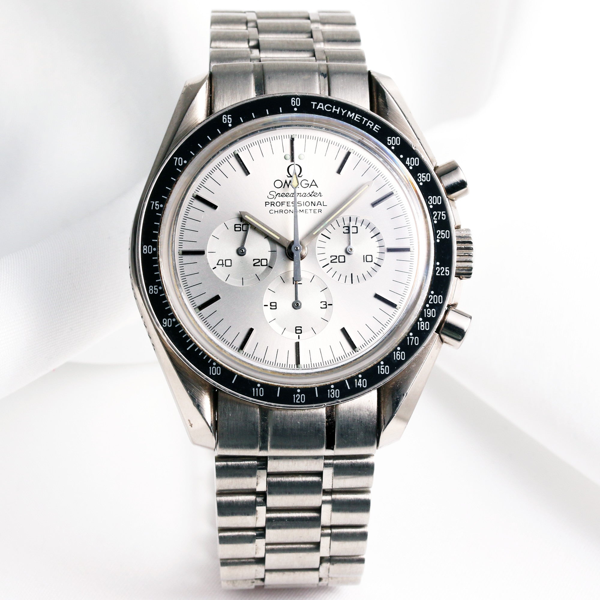 omega_speedmaster_apollo_xi_limited_edition_18k_white_gold_second_hand_watch_collectors_1_.jpg