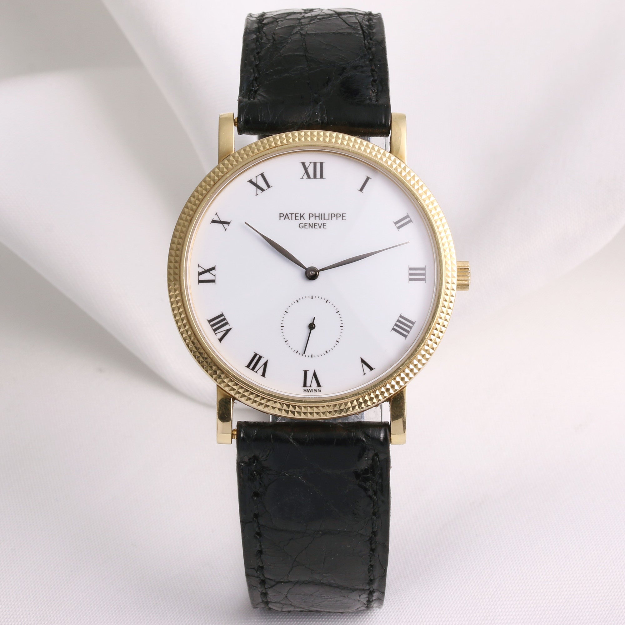patek_philippe_calatrava_3919_18k_yellow_gold_papers_second_hand_watch_collectors_1