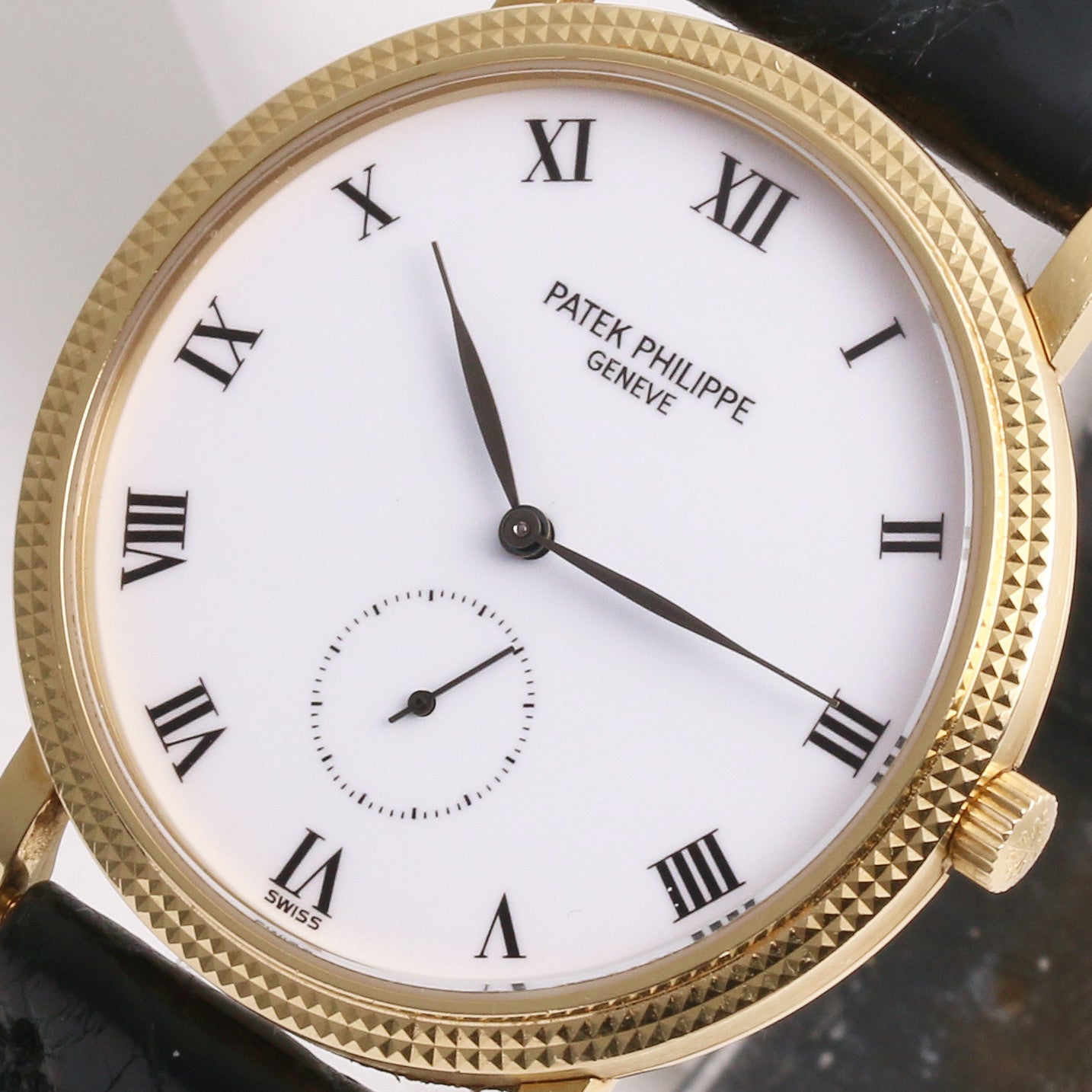 patek_philippe_calatrava_3919_18k_yellow_gold_papers_second_hand_watch_collectors_4.jpg