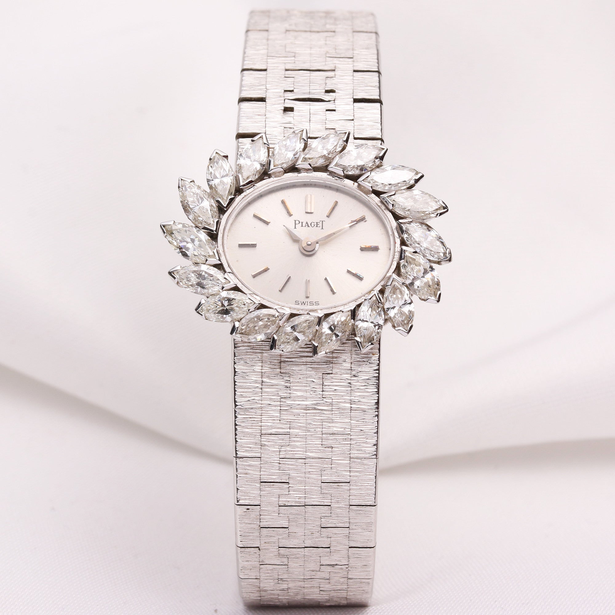 piaget_18k_white_gold_diamond_bezel_3762a6_second_hand_watch_collectors_1.jpg