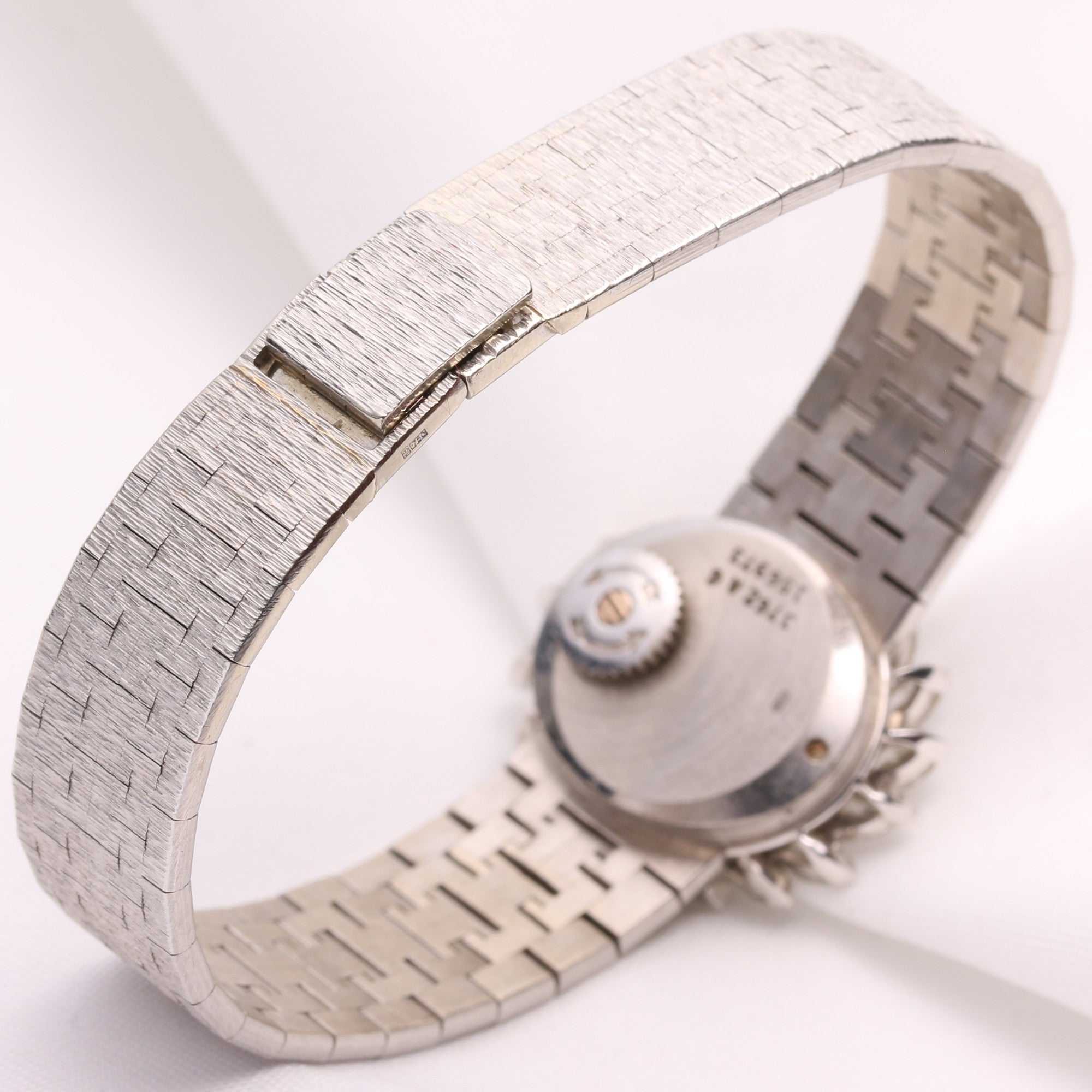 piaget_18k_white_gold_diamond_bezel_3762a6_second_hand_watch_collectors_5.jpg