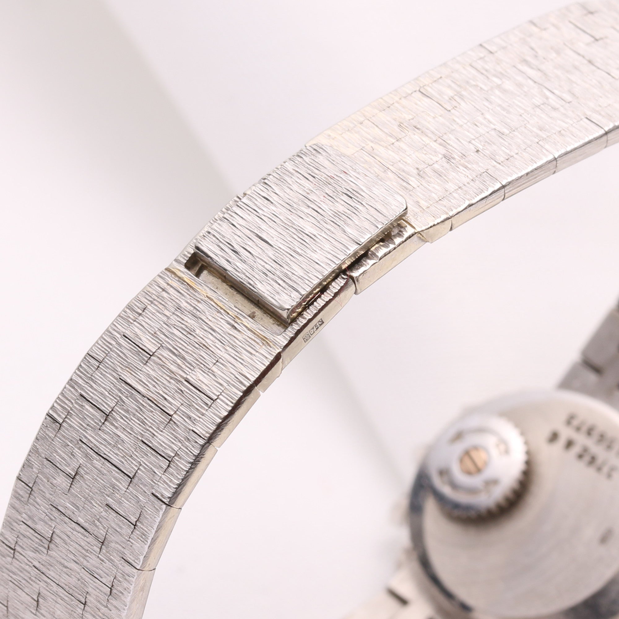 piaget_18k_white_gold_diamond_bezel_3762a6_second_hand_watch_collectors_6.jpg