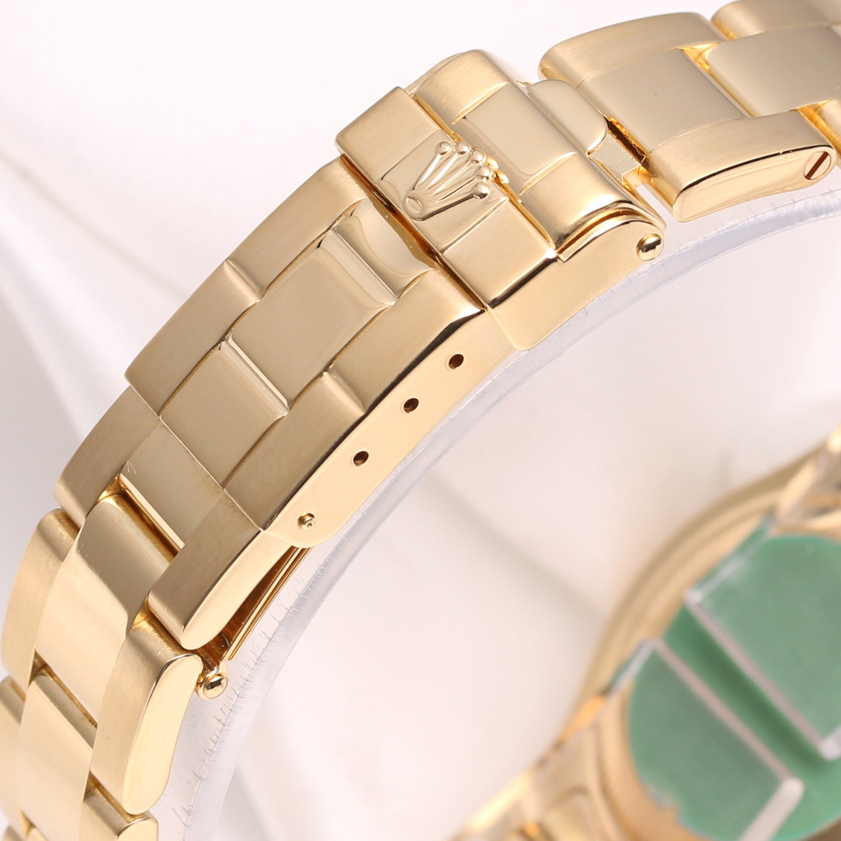 rolex_lady_yacht-master_69628_18k_yellow_gold_second_hand_watch_collectors_6.jpg