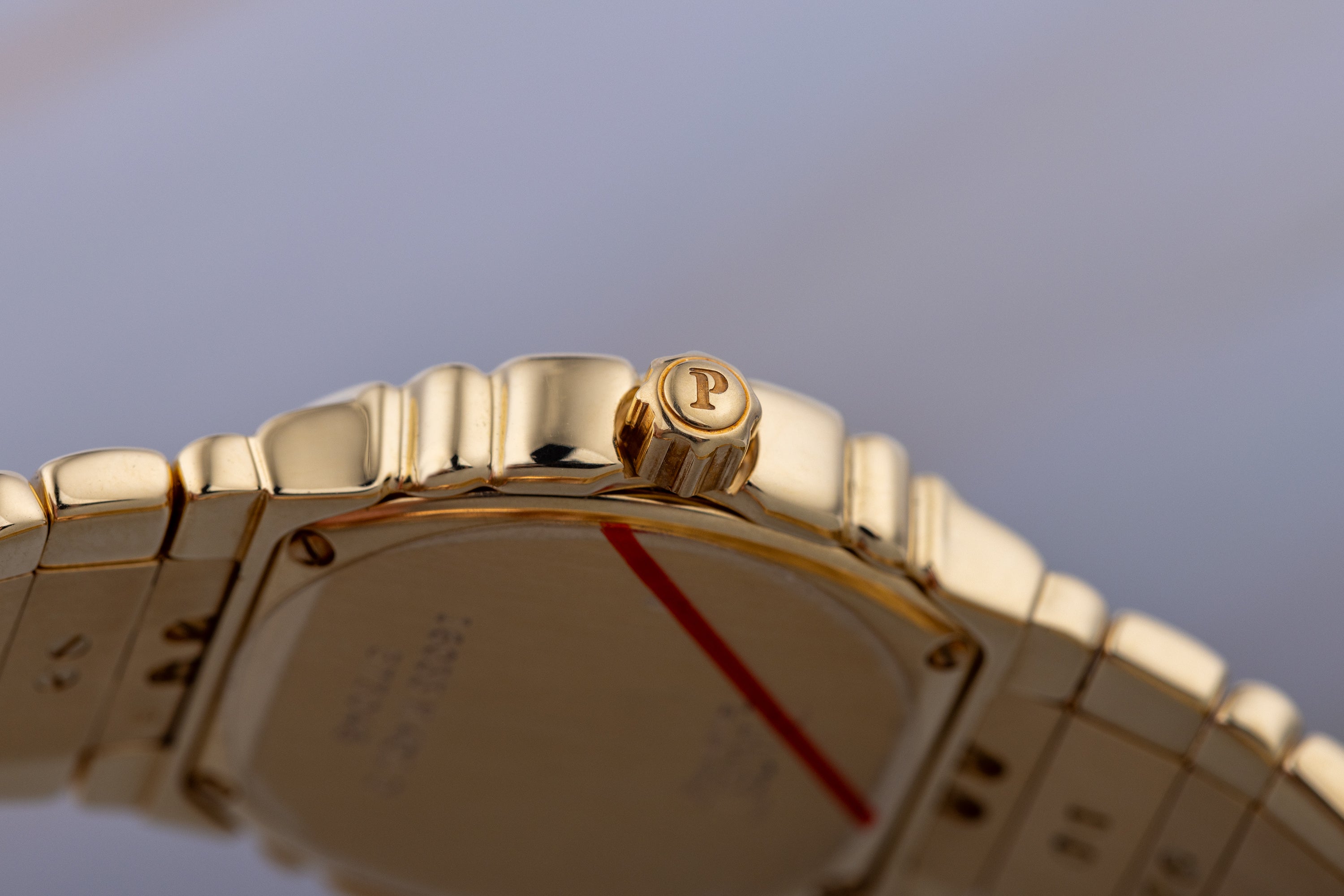 Piaget Tanagra | REF. 16033 M 401 D | Diamond Bezel | 18k Yellow Gold | 25mm | Quartz