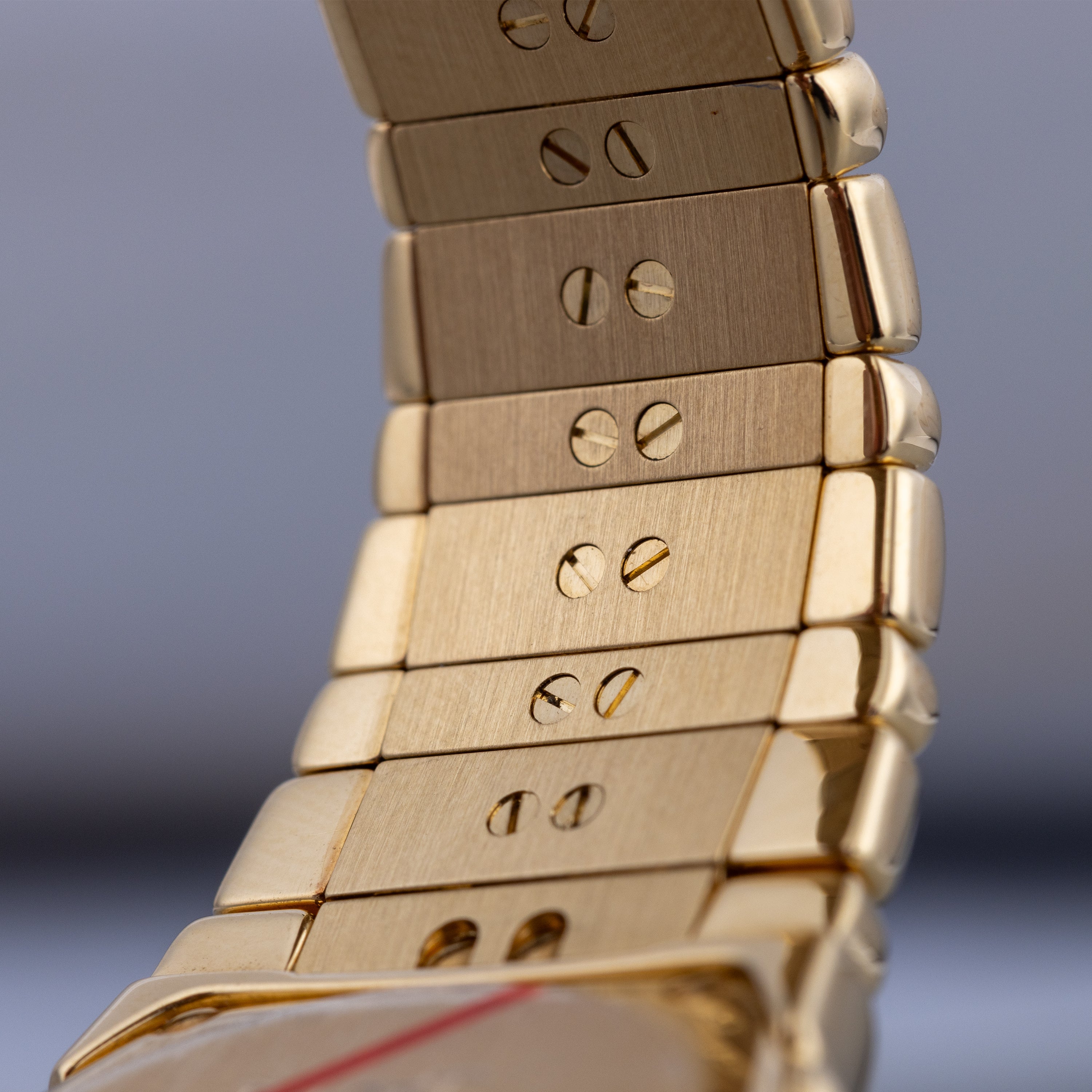 Piaget Tanagra | REF. 16033 M 401 D | Diamond Bezel | 18k Yellow Gold | 25mm | Quartz