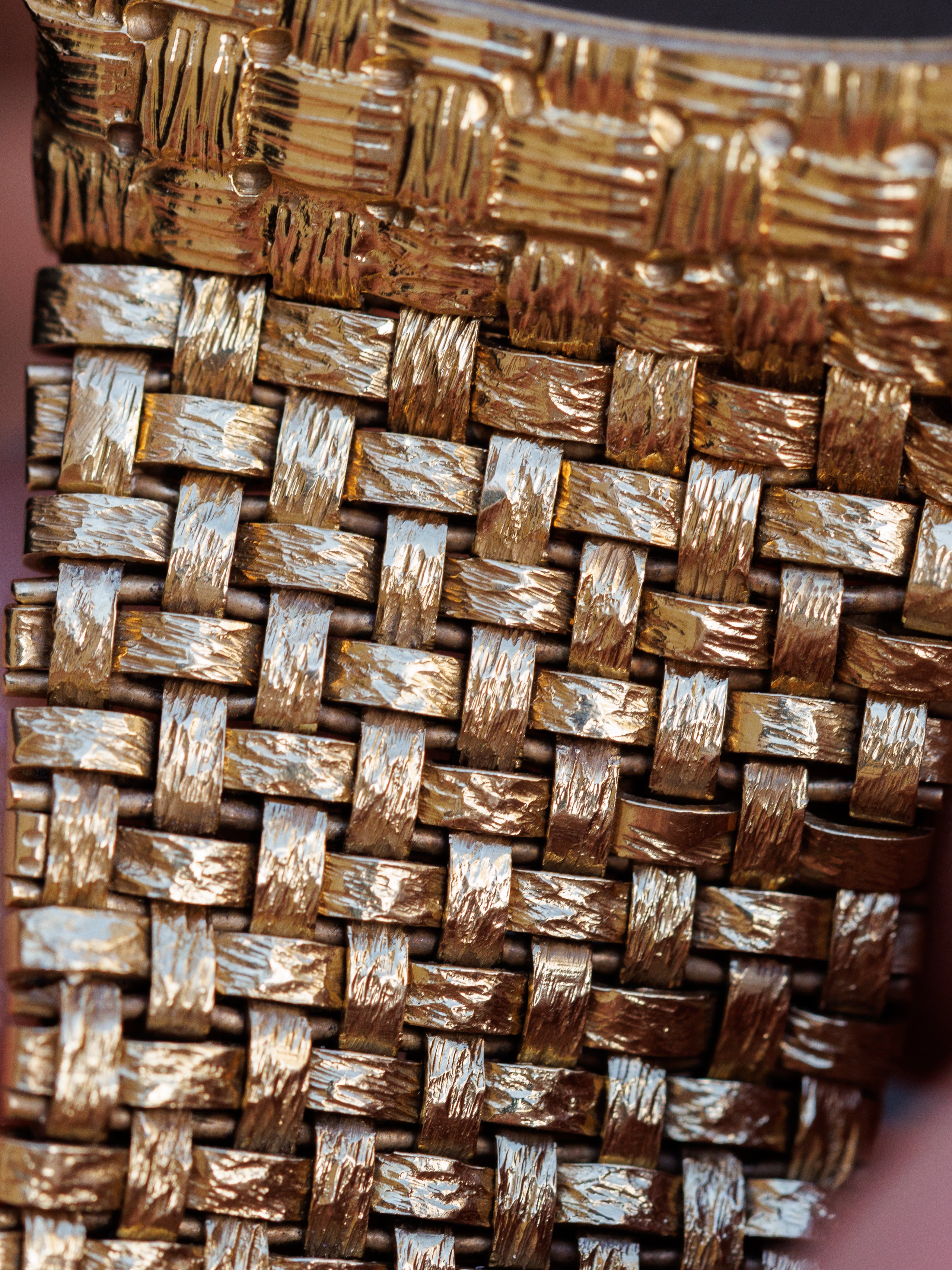 Vacheron Constantin 1970's Vintage Wristwatch | Onyx Dial | Woven Bracelet | 18k Yellow Gold | 31.5mm | Manual Wind