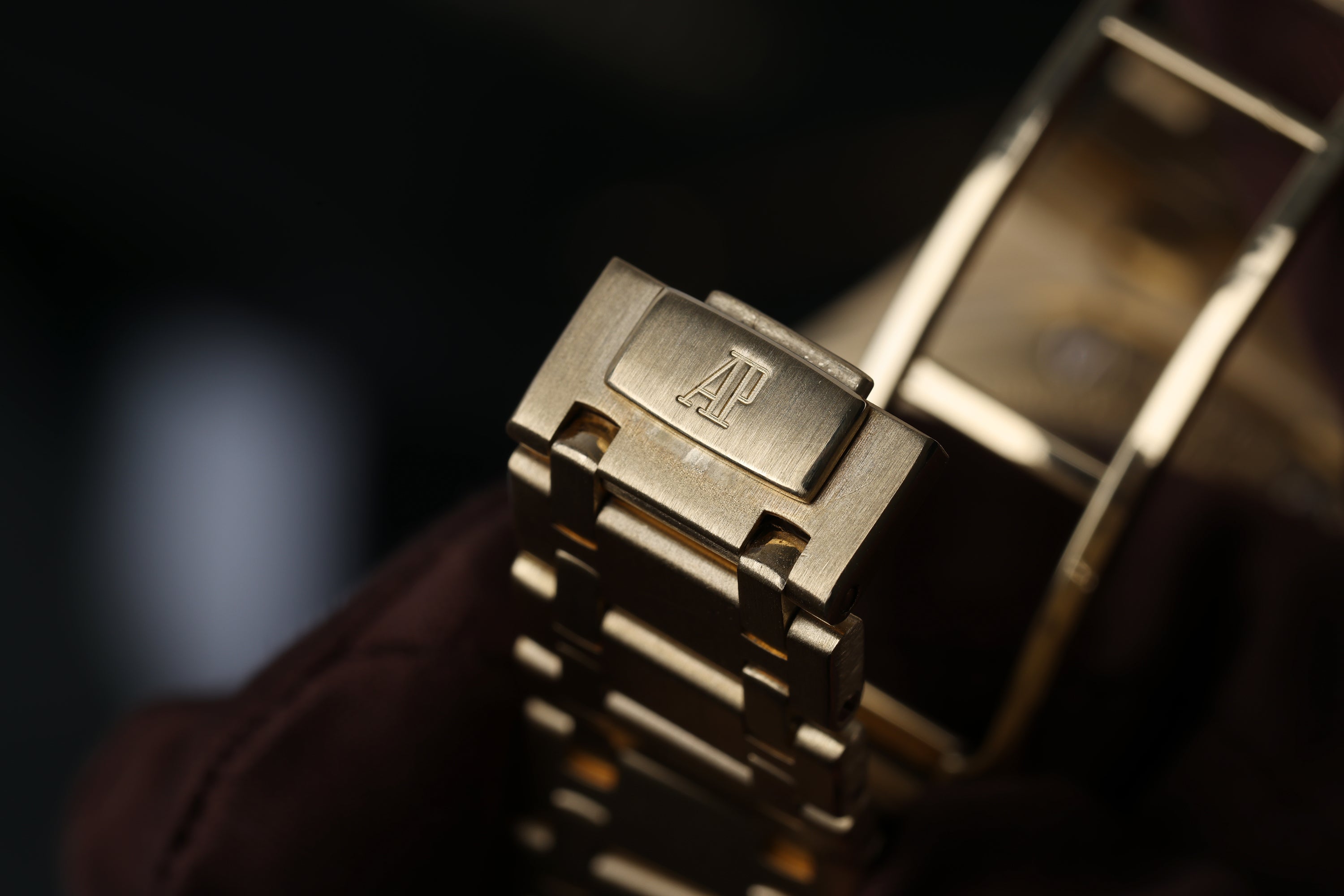 Rare Audemars Piguet Royal Oak Quantième Perpétuel | REF. 25686BA/O/0944BA/01 | 18k Yellow Gold | 39mm | Box & Papers