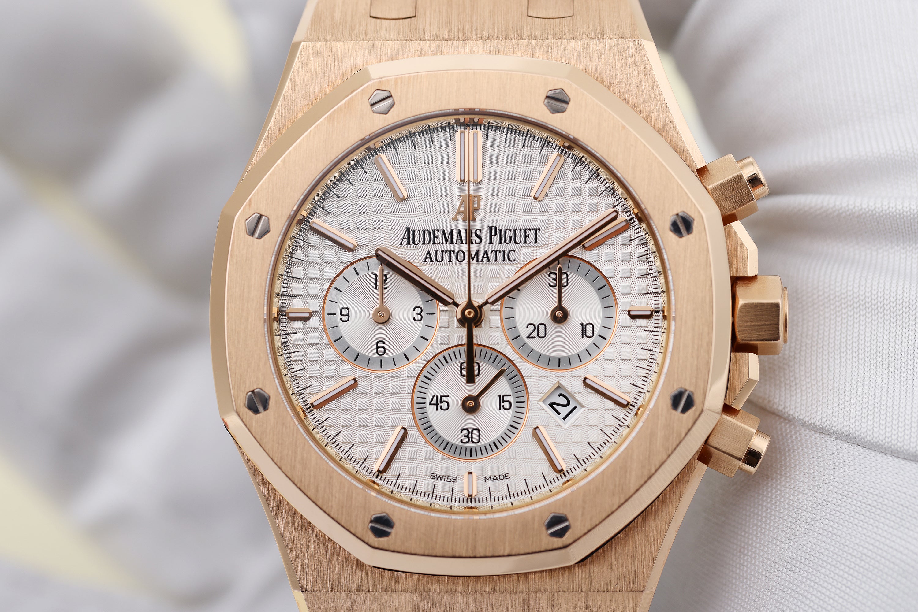 Audemars Piguet Royal Oak | REF. 26320OR.OO.D088CR.01 | 41mm | 18k Rose Gold | Box & Papers