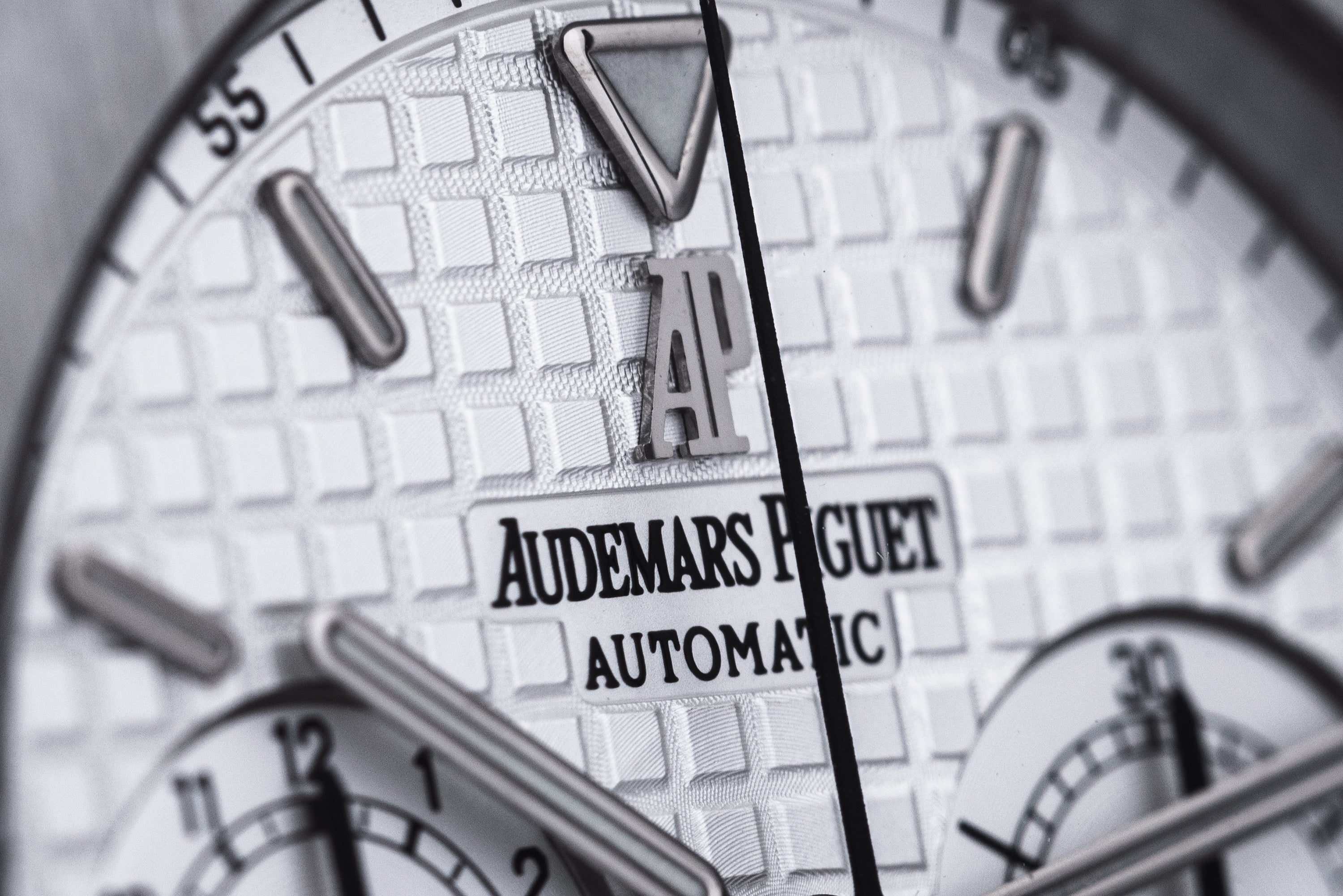Audemars Piguet Royal Oak Chronograph | REF. 25860ST.OO.1110ST.05 | White Dial | Stainless Steel