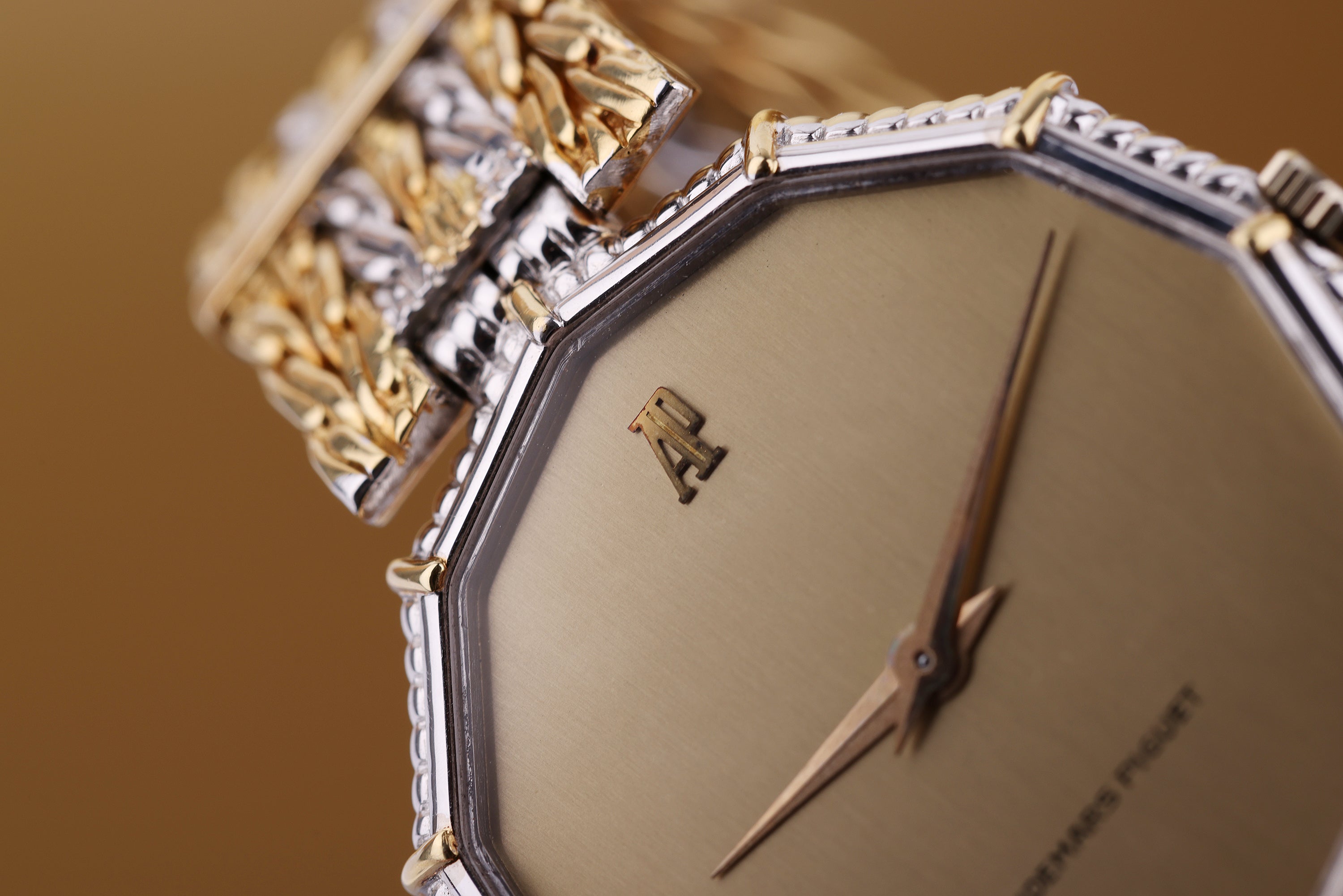 Audemars Piguet | Gerald Genta Bracelet | Dodecagon Shaped | 18k Yellow & White Gold | 31.5mm | Manual Wind | 1970s