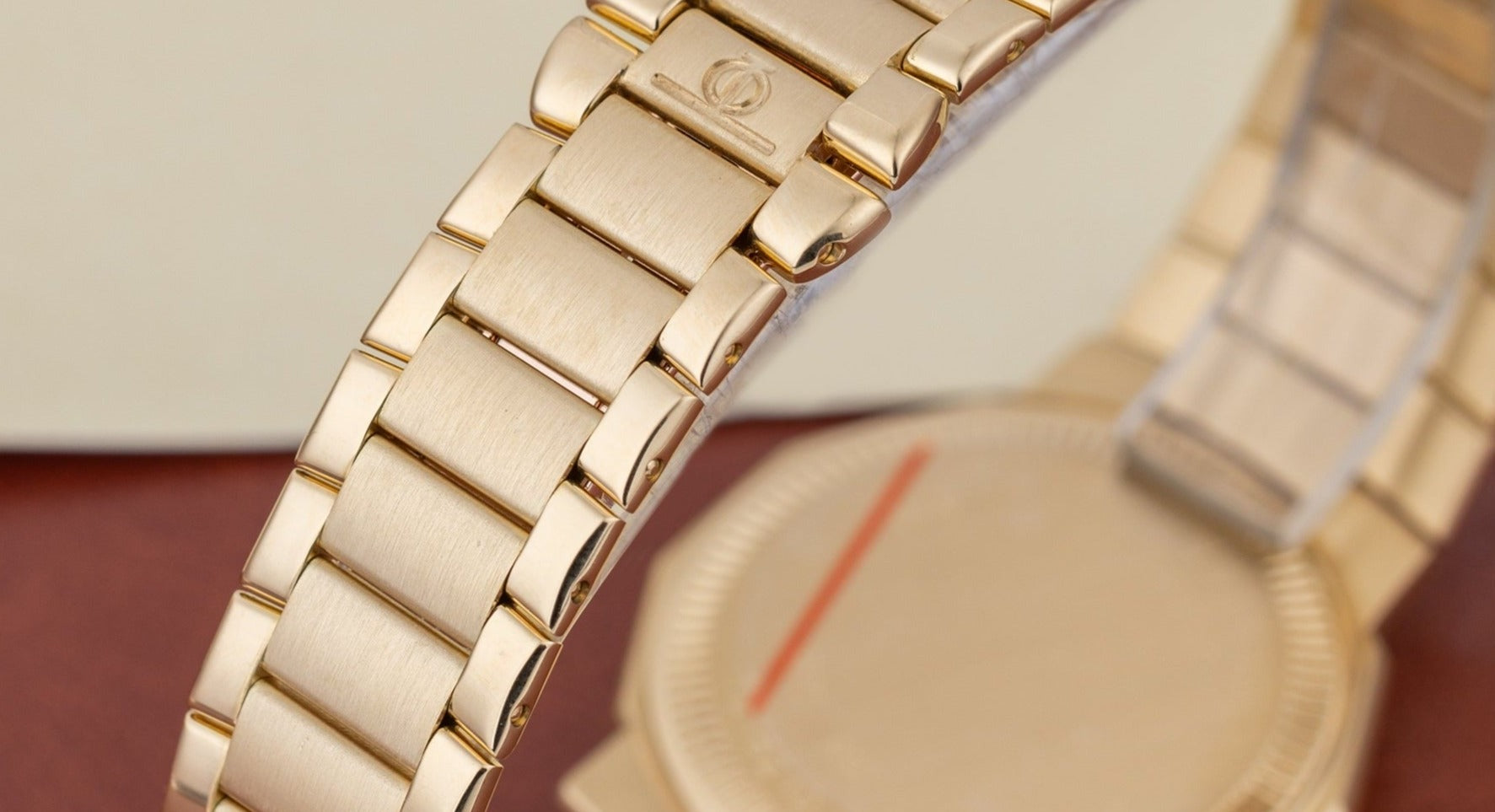 Baume & Mercier 1980's Riviera | REF. 87012.950 | 18k Yellow Gold | 'Khalifa, State of Qatar' Dial