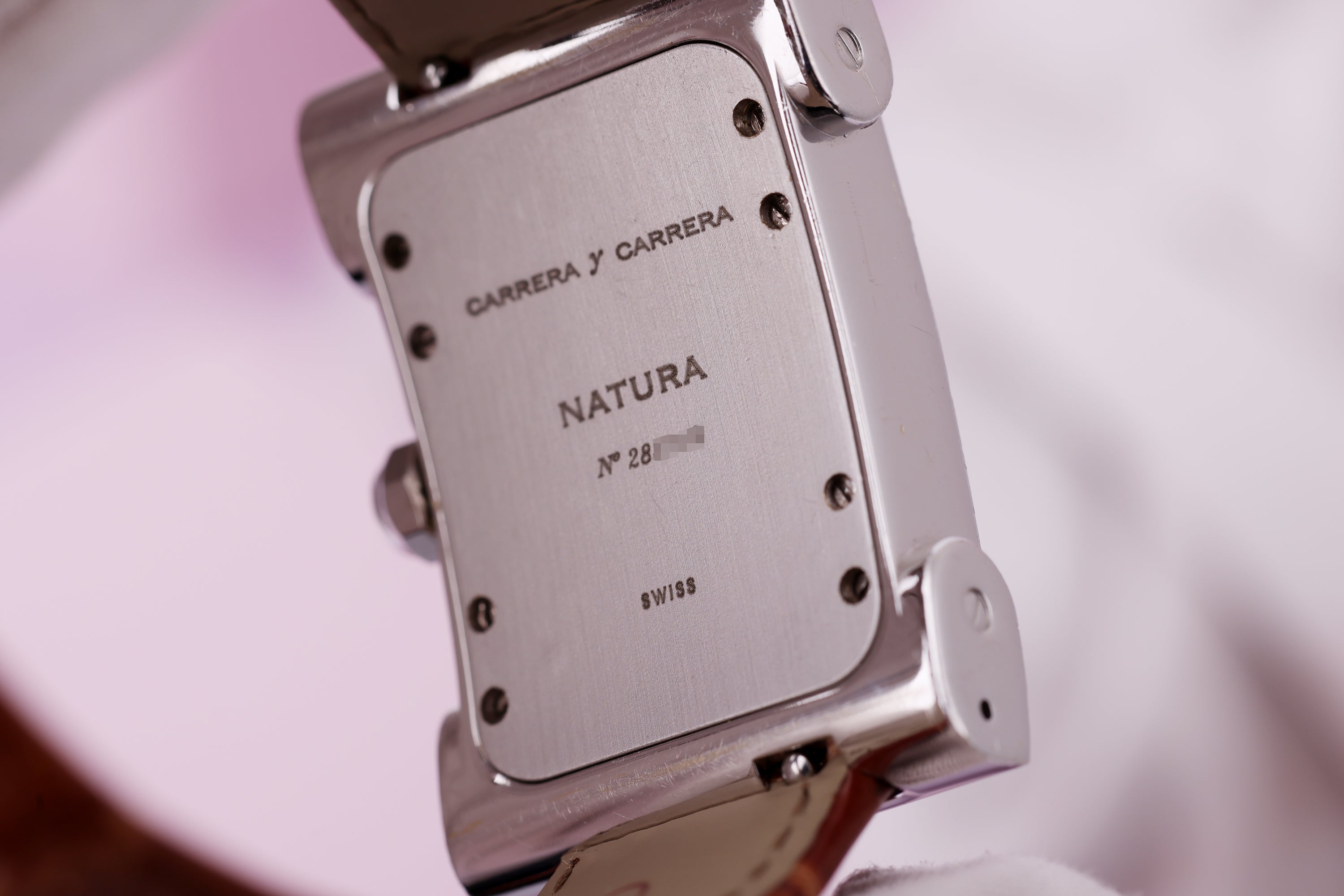 Carrera y Carrera Natura Watch | Mother of Pearl Dial | Diamond Case | 18k White Gold | 22.5 x 37 mm | Circa 2010s