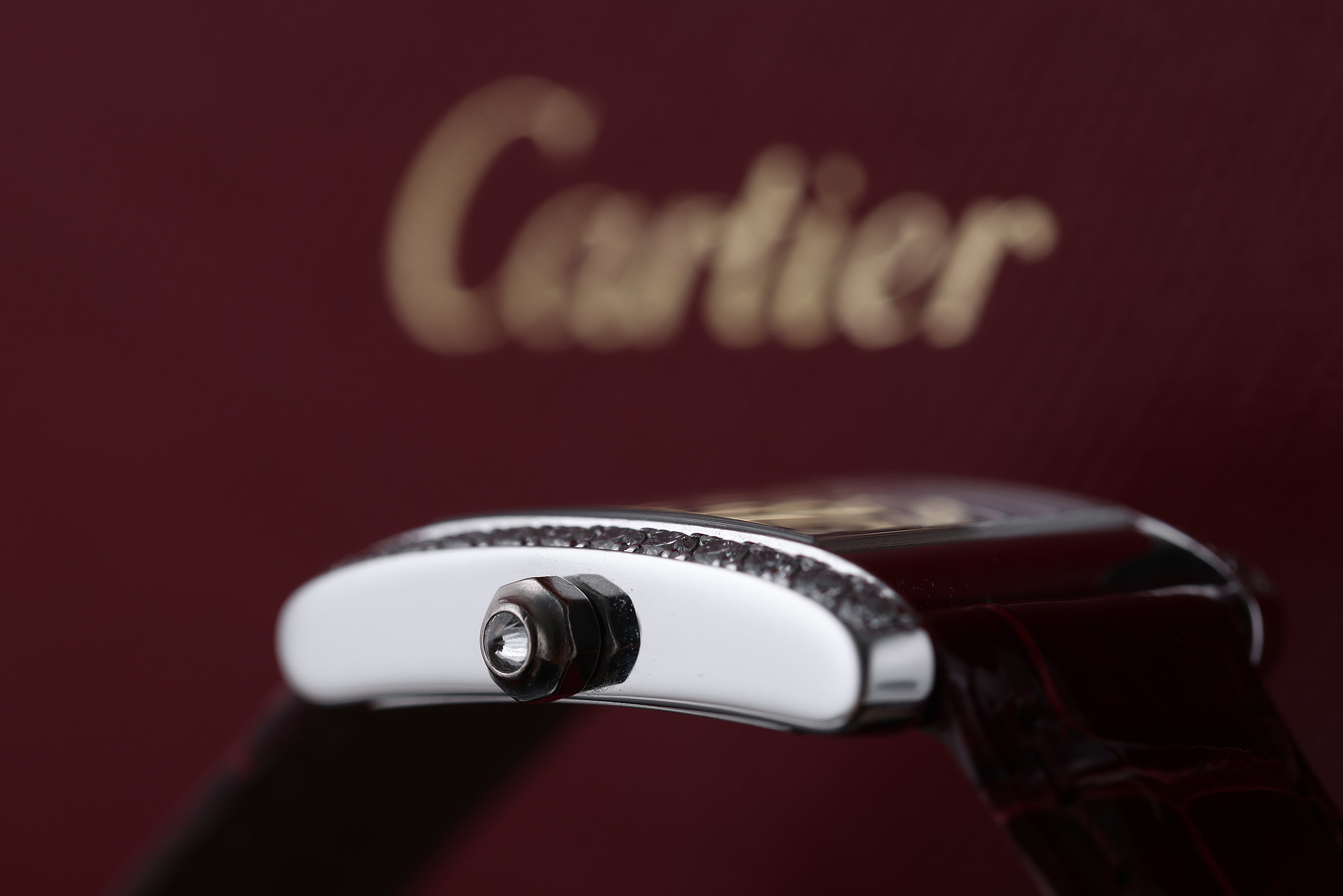 Cartier Tank Francaise | REF. 2403 | Diamond Bezel | 18k White Gold | 20mm | Quartz