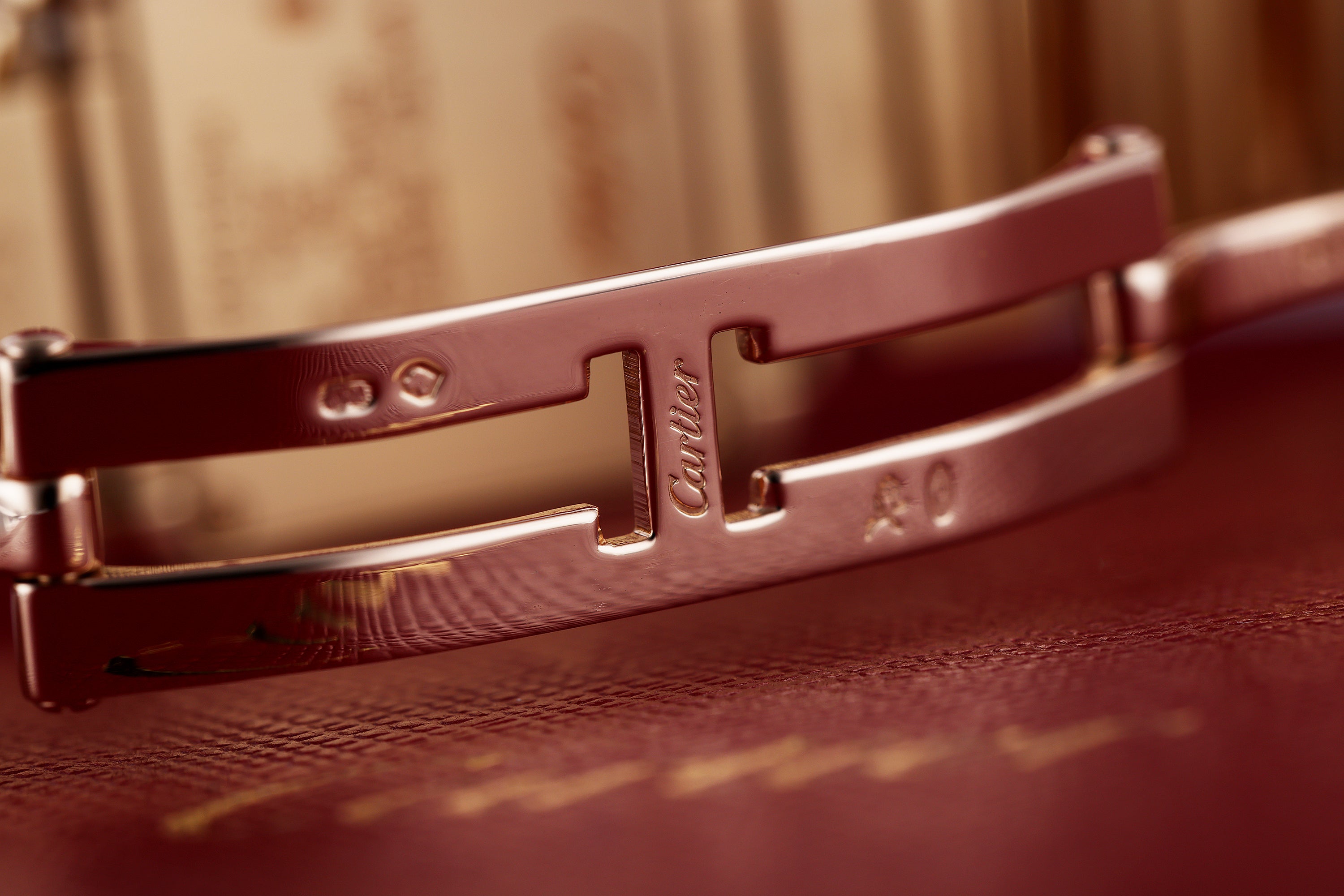 Cartier Tank Francaise | REF. 2364 | Diamond Bezel | 20mm | 18k Yellow Gold