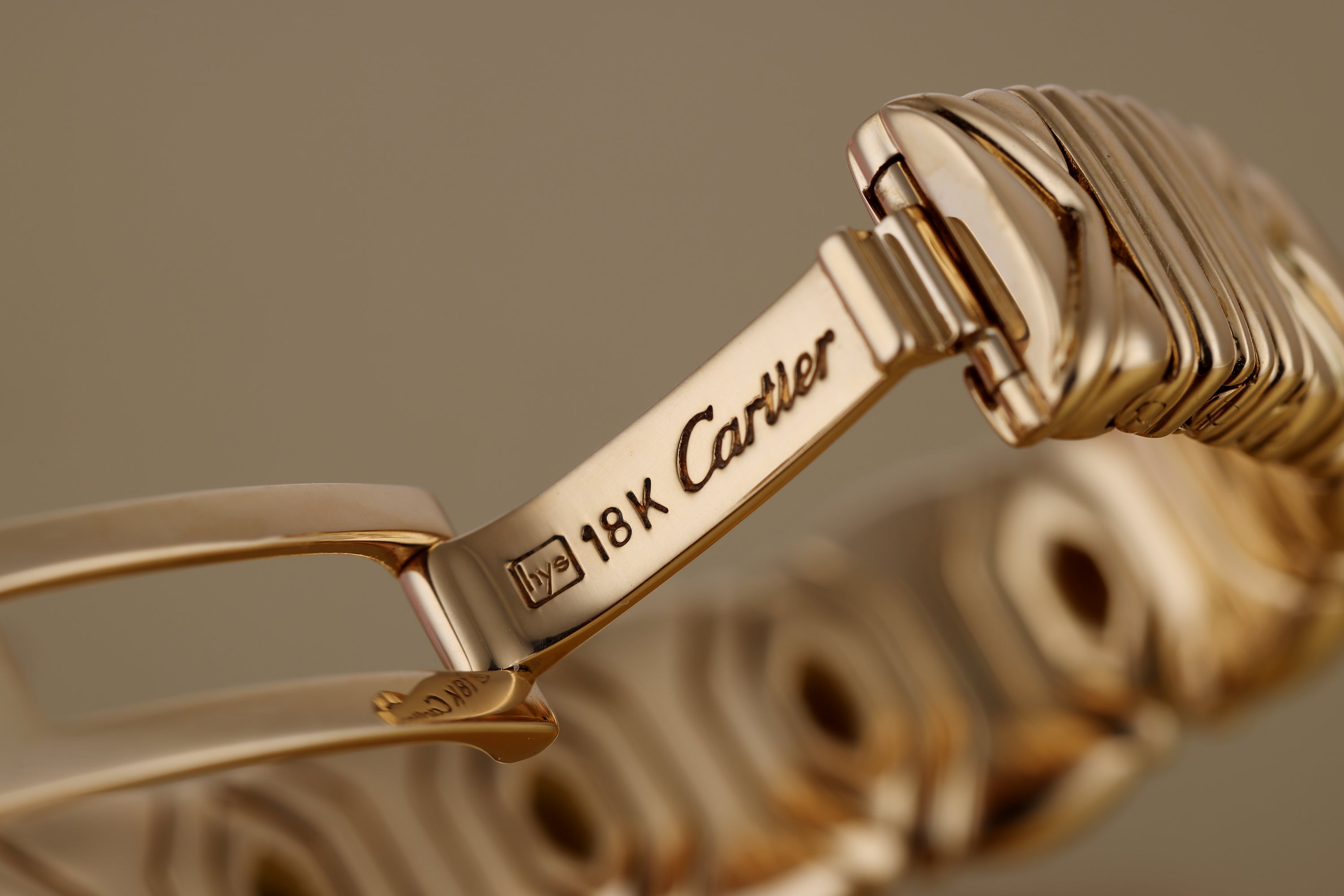 Cartier Colisee | REF. 8057922 | Diamond Shoulders | 24mm | 18k Yellow Gold | Box & Papers | 1990's
