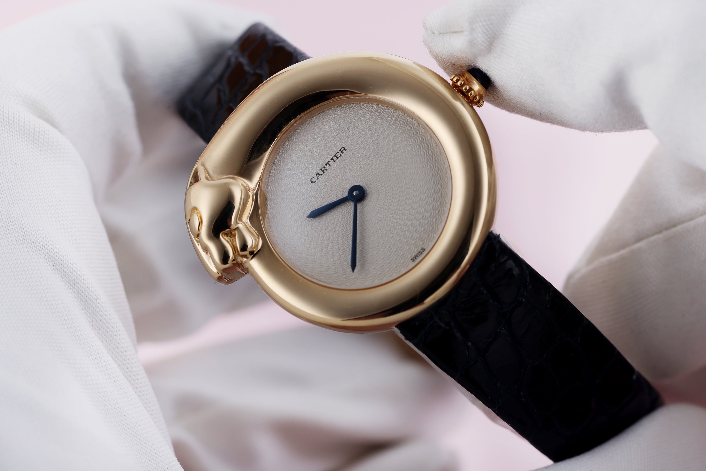 Cartier Panthere 1925 | REF. 2325 | 28mm | 18k Yellow Gold | 2000's