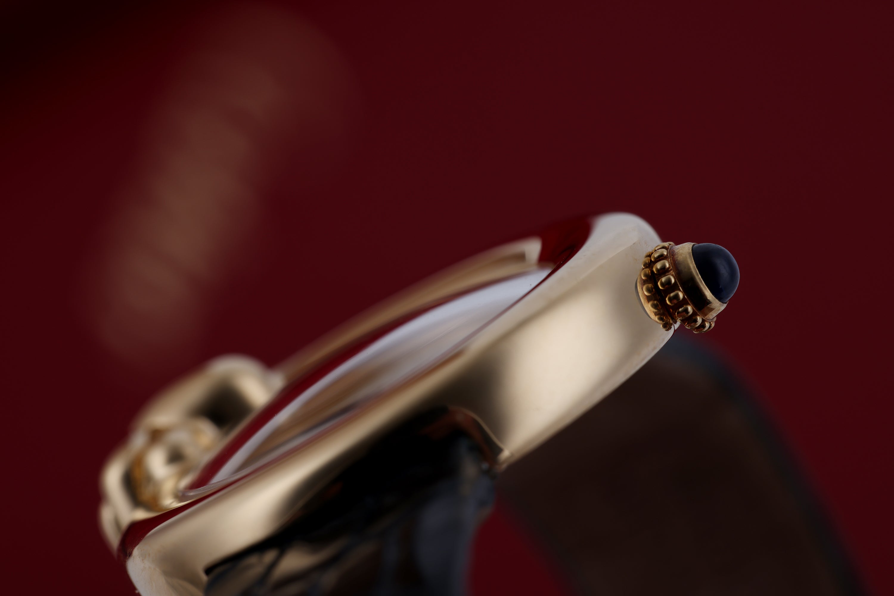 Cartier Panthere 1925 | REF. 2325 | 28mm | 18k Yellow Gold | 2000's