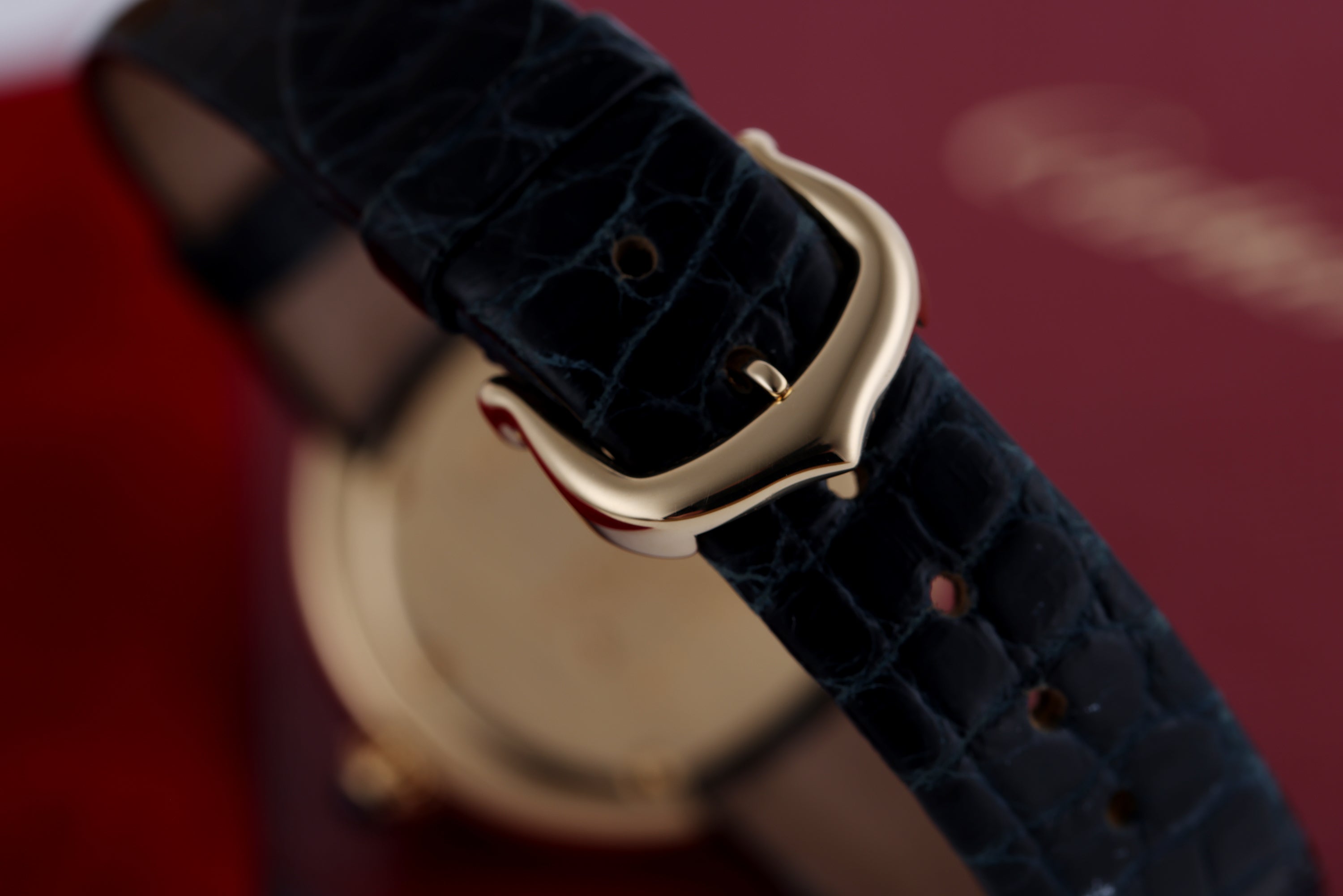 Cartier Panthere 1925 | REF. 2325 | 28mm | 18k Yellow Gold | 2000's