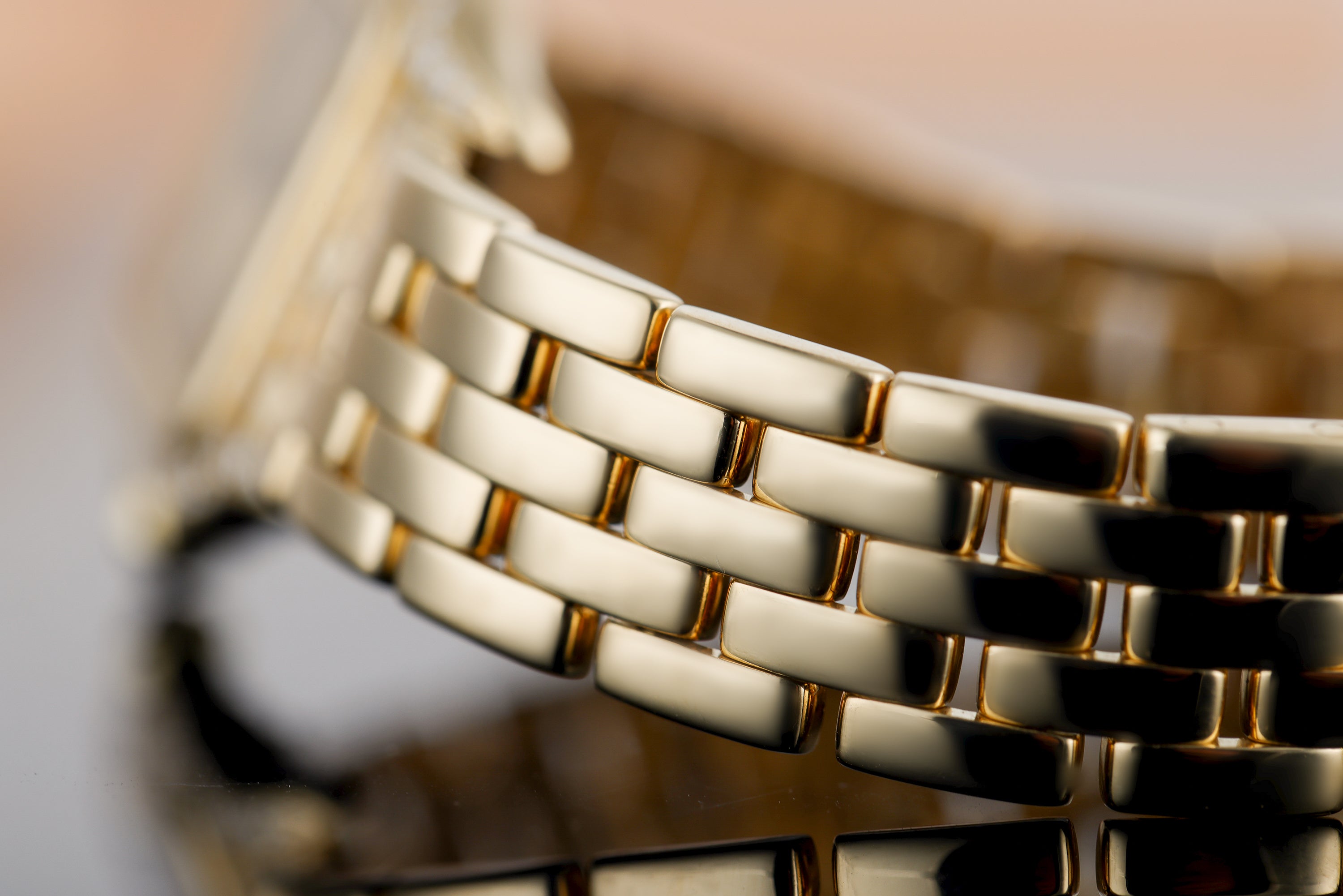 Cartier Panthère | REF. 86691 | Cream-Champagne Dial | Diamond Case & Shoulders | 22mm | 18k Yellow Gold
