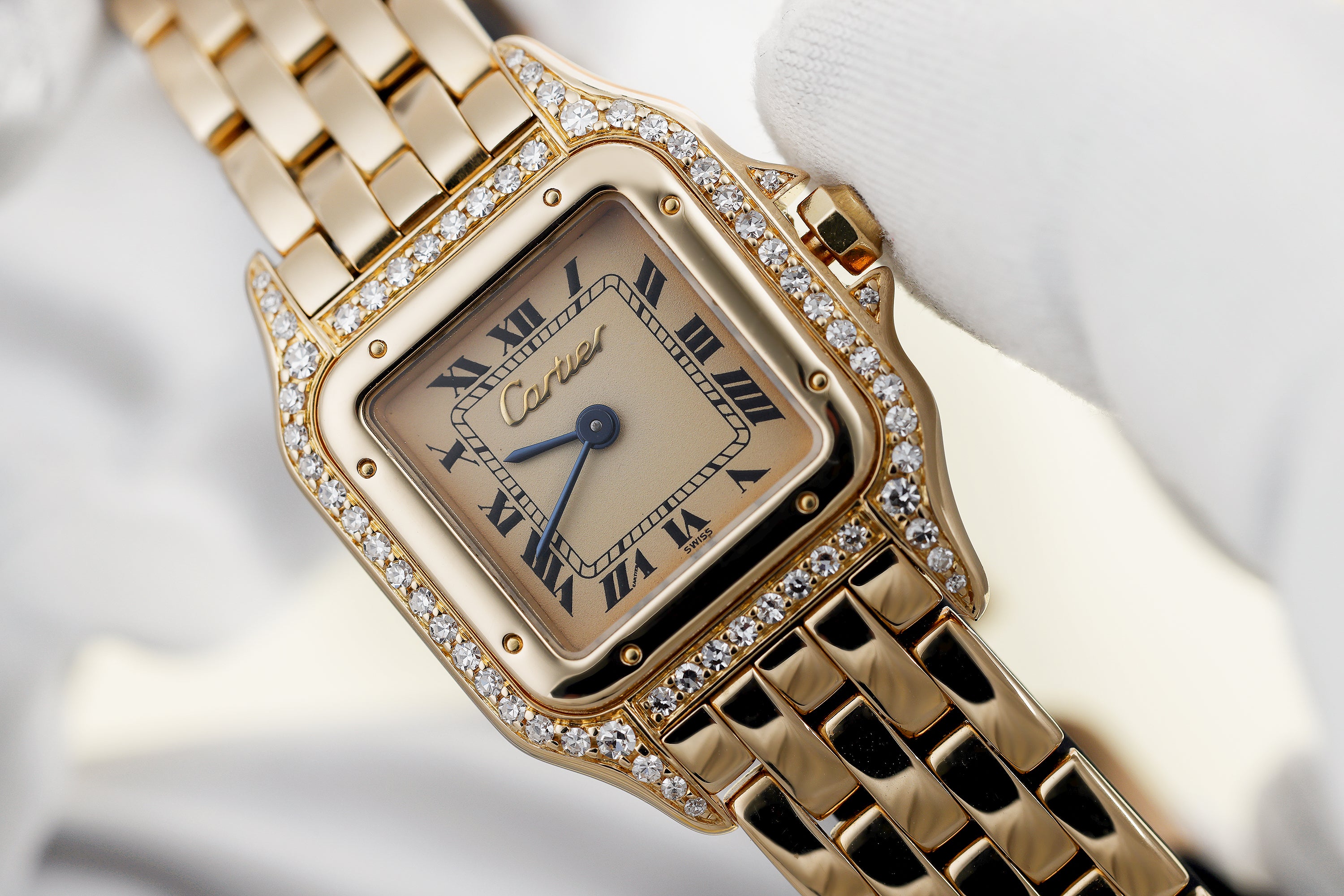 Cartier Panthère | REF. 86691 | Cream-Champagne Dial | Diamond Case & Shoulders | 22mm | 18k Yellow Gold