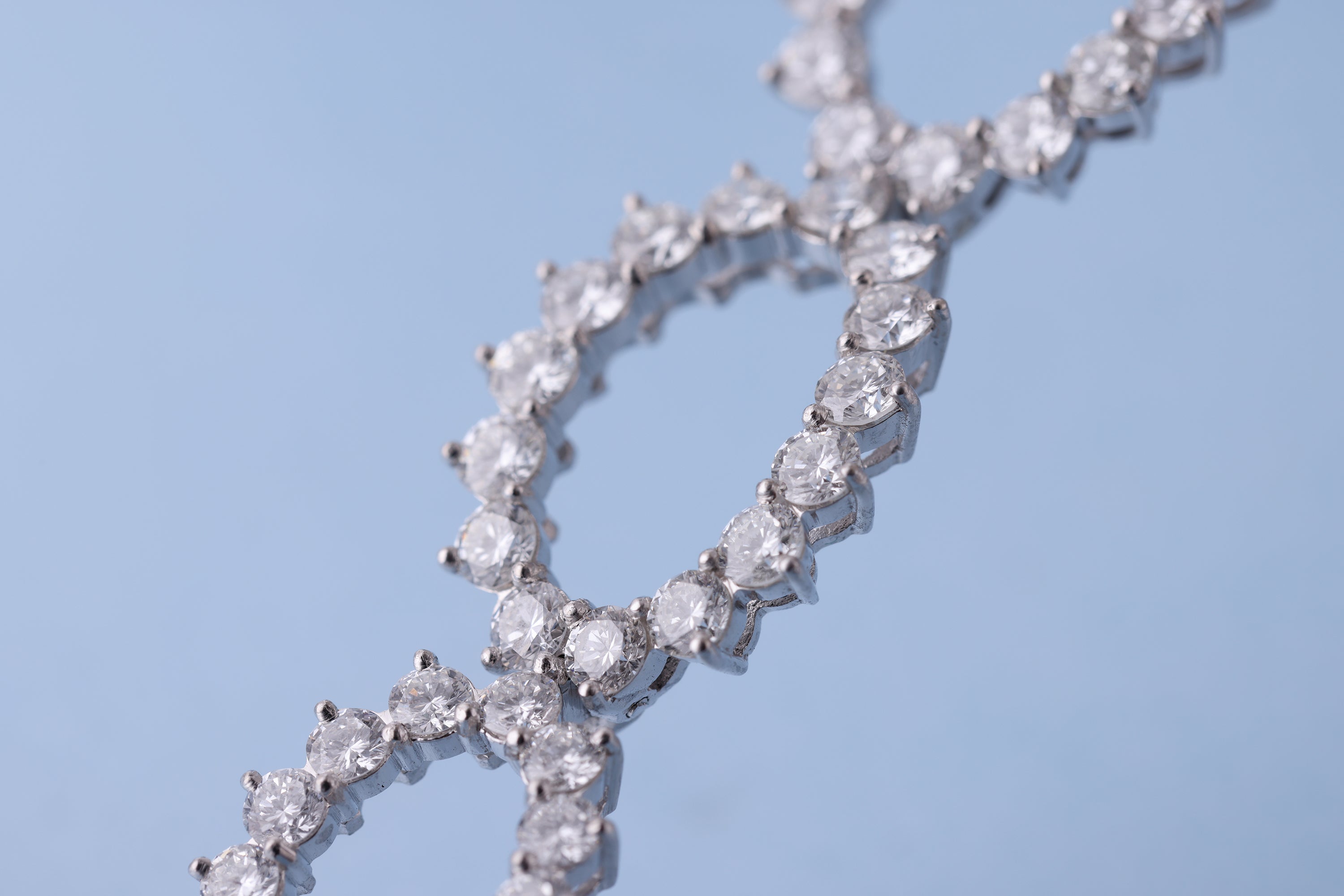 Vacheron Constantin Retailed by Chaumet Ladies Wristwatch | Pavé Diamonds | 18k White Gold | 1990's