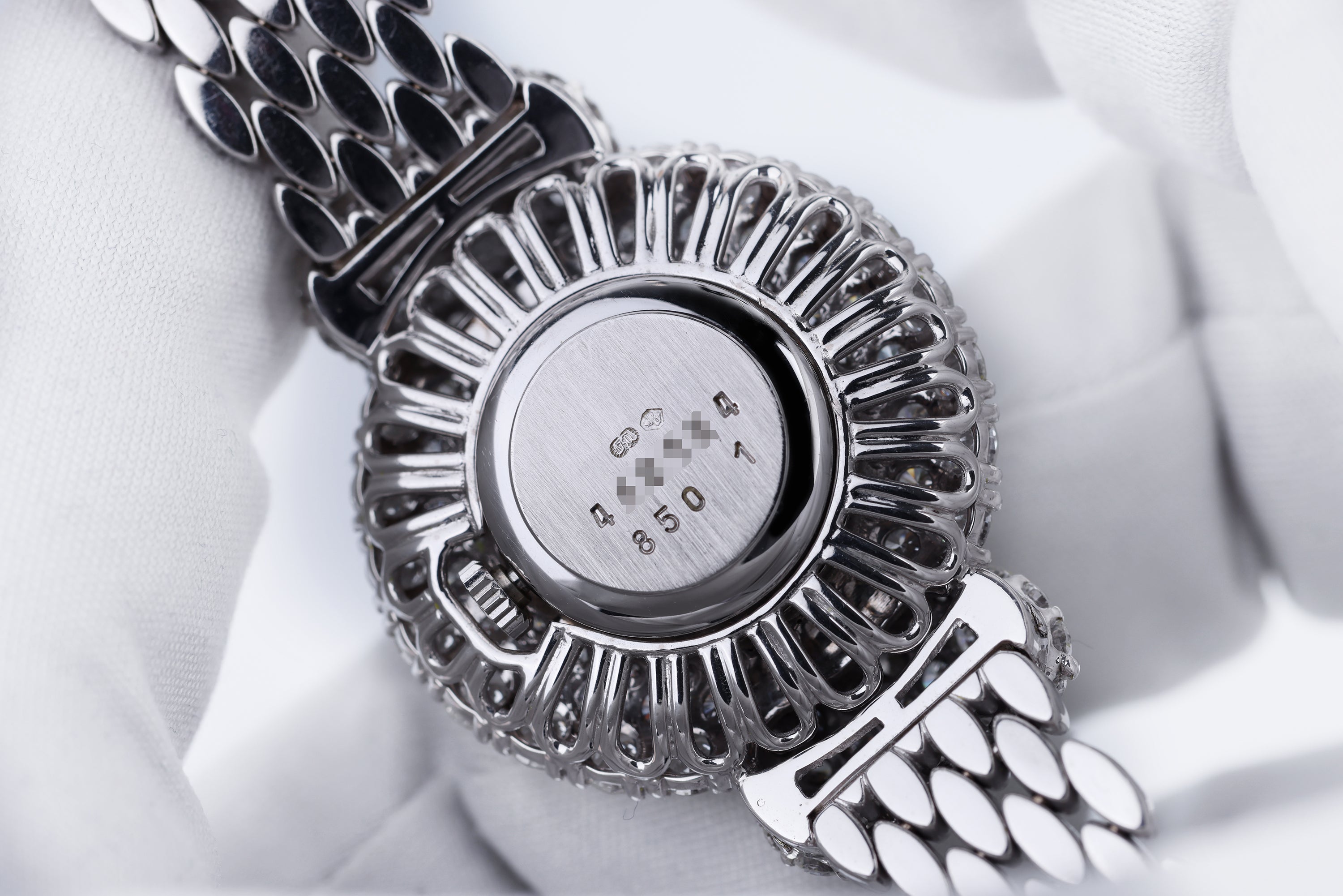 Chopard 1990's Ladies Watch | REF. 8501 | Pavé Diamond Dial, Bezel and Heart-Shaped lugs | 18k White Gold