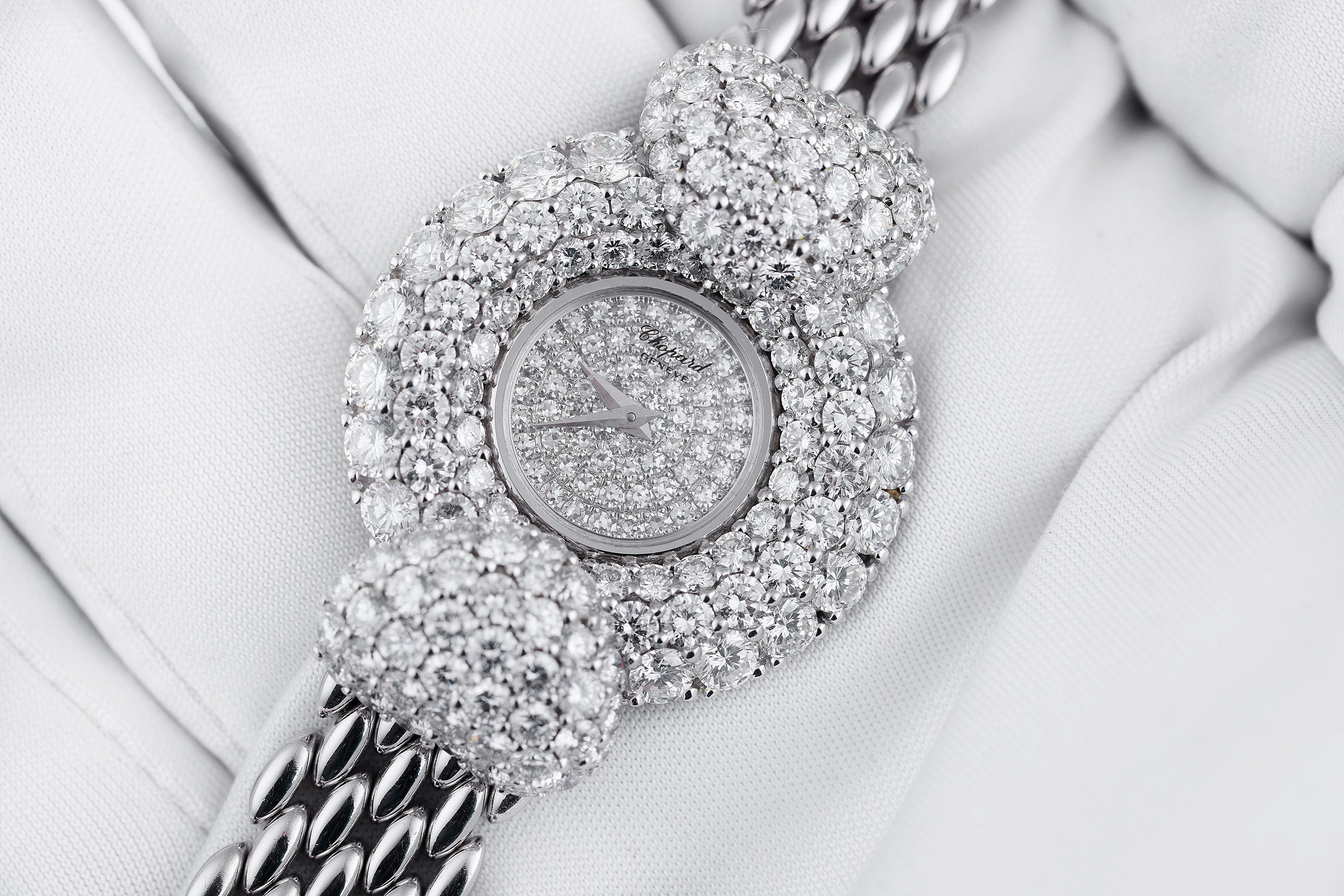 Chopard 1990's Ladies Watch | REF. 8501 | Pavé Diamond Dial, Bezel and Heart-Shaped lugs | 18k White Gold