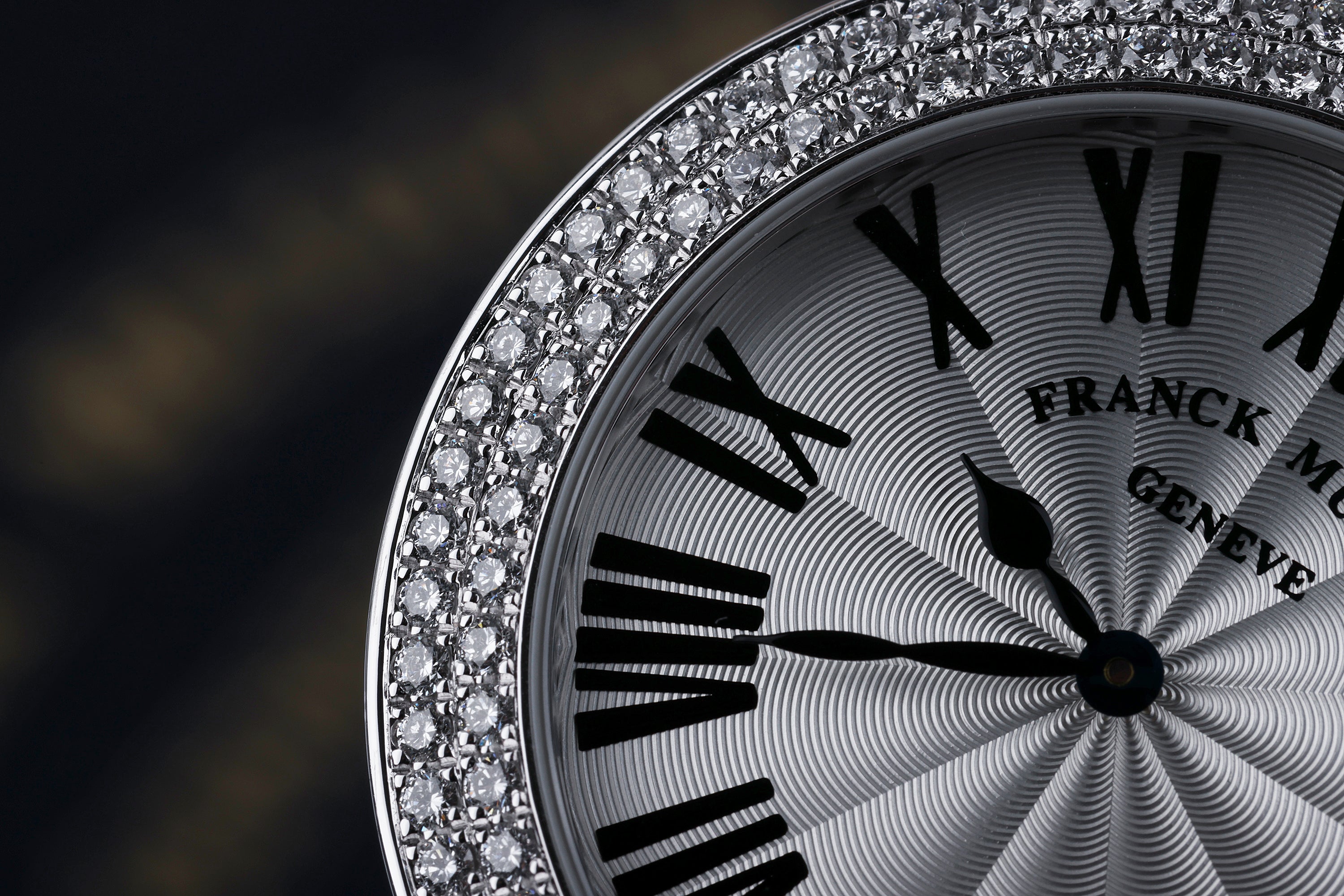 Franck Muller | REF. 3900 QZ R D2 | 18k White Gold | Diamond Bezel, Case & Shoulders | 39mm | Quartz | 2010's
